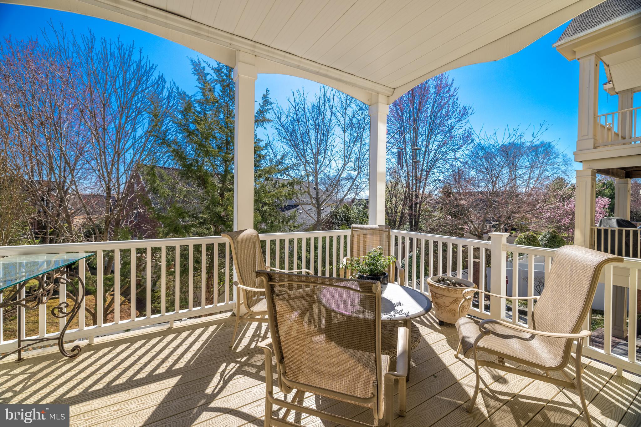 RIVER CREEK - Residential