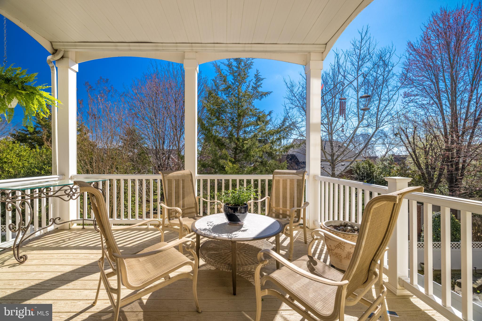 RIVER CREEK - Residential