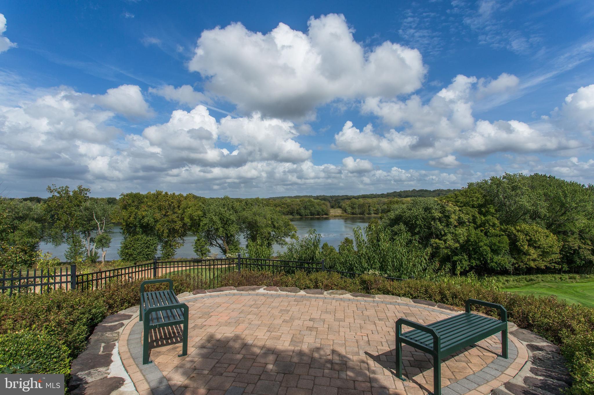 RIVER CREEK - Residential