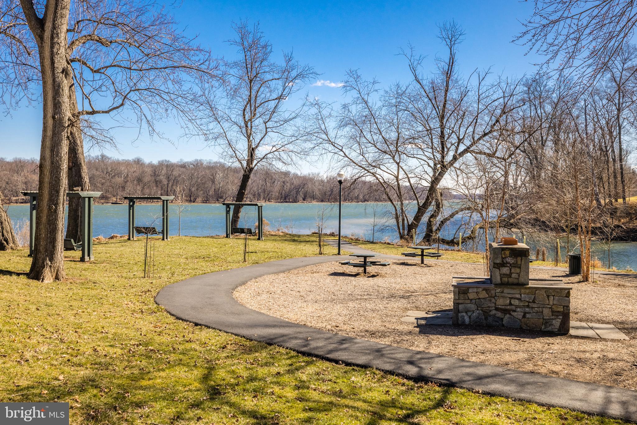 RIVER CREEK - Residential