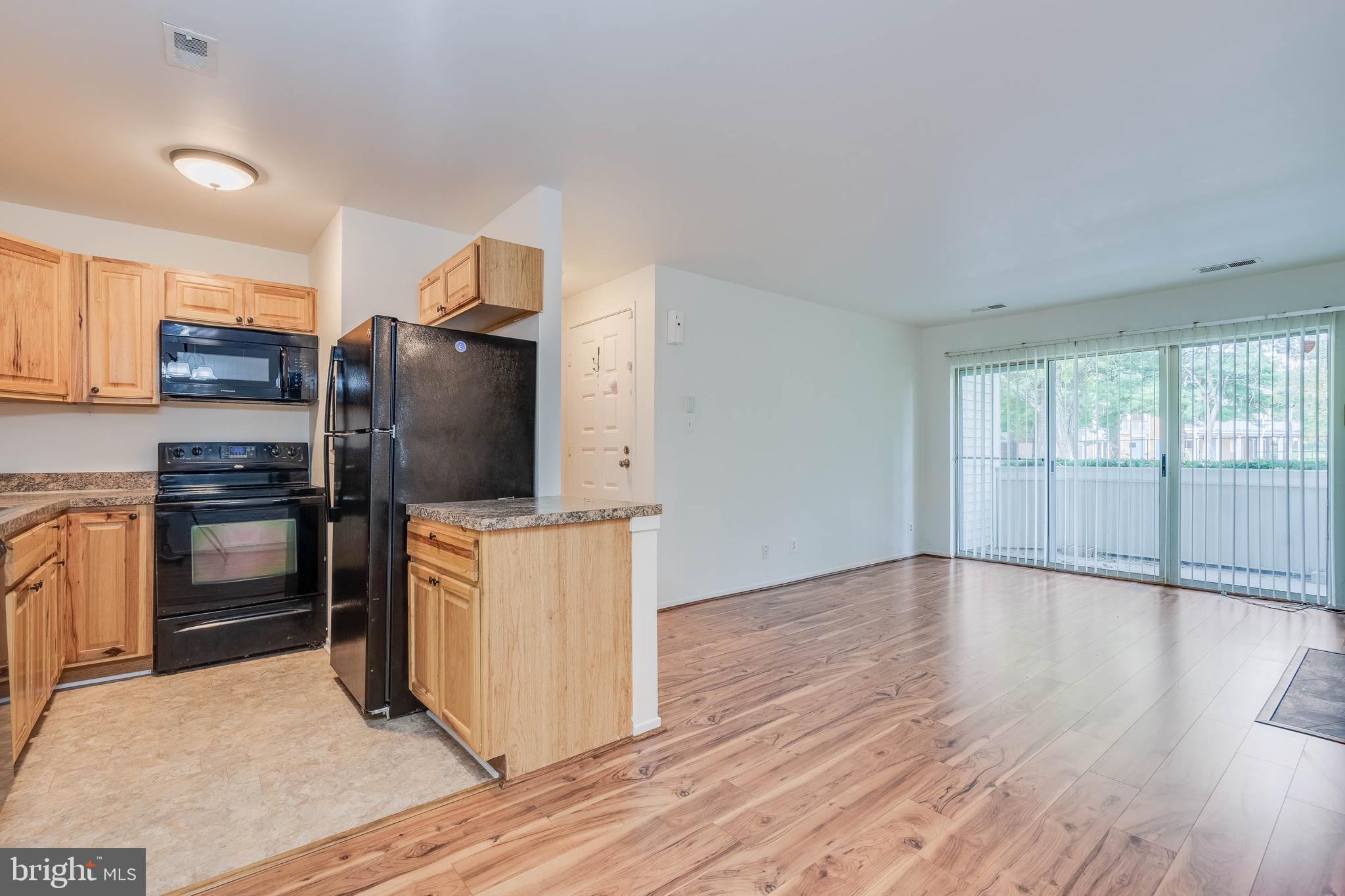 FARMINGDALE - Residential