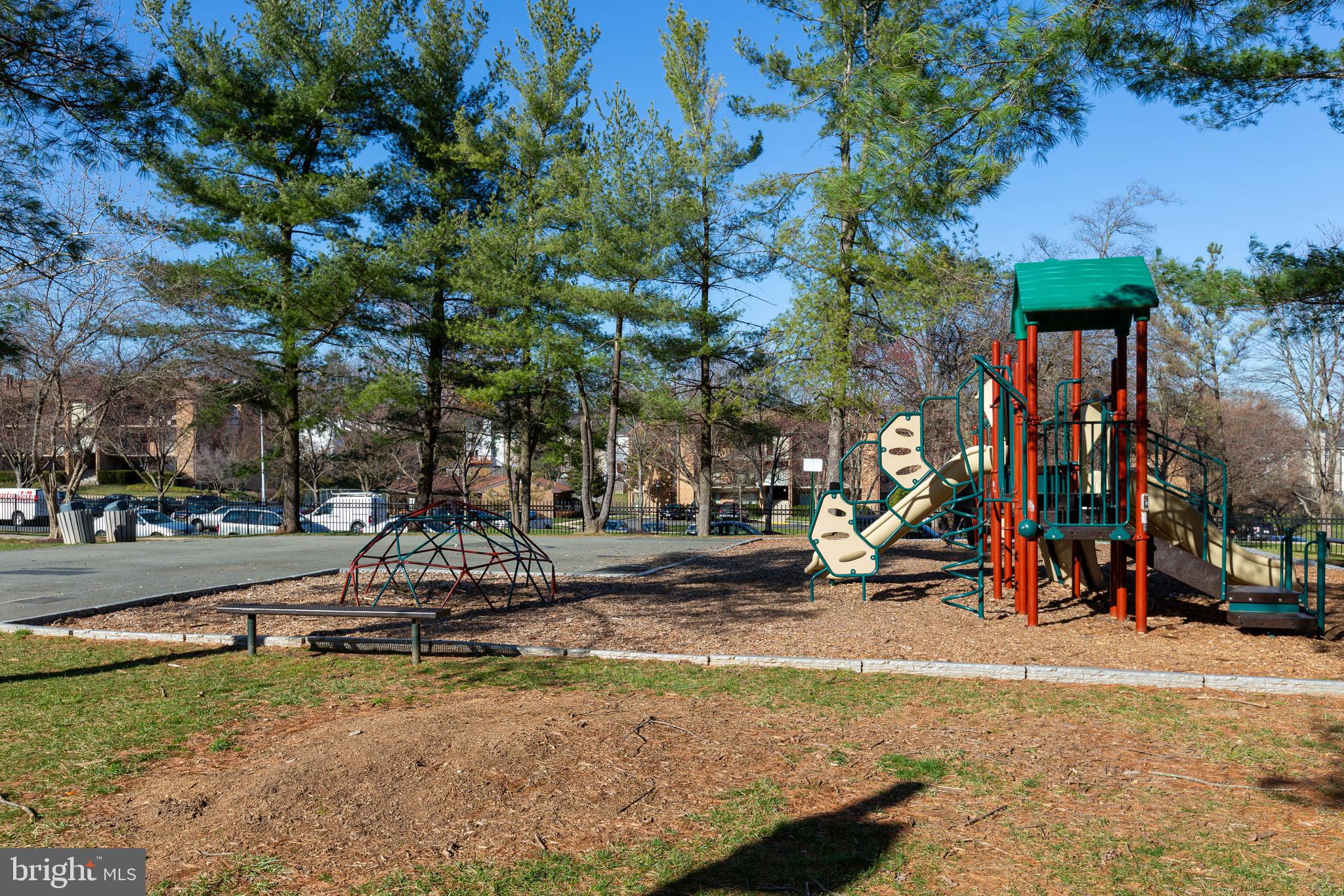 FARMINGDALE - Residential