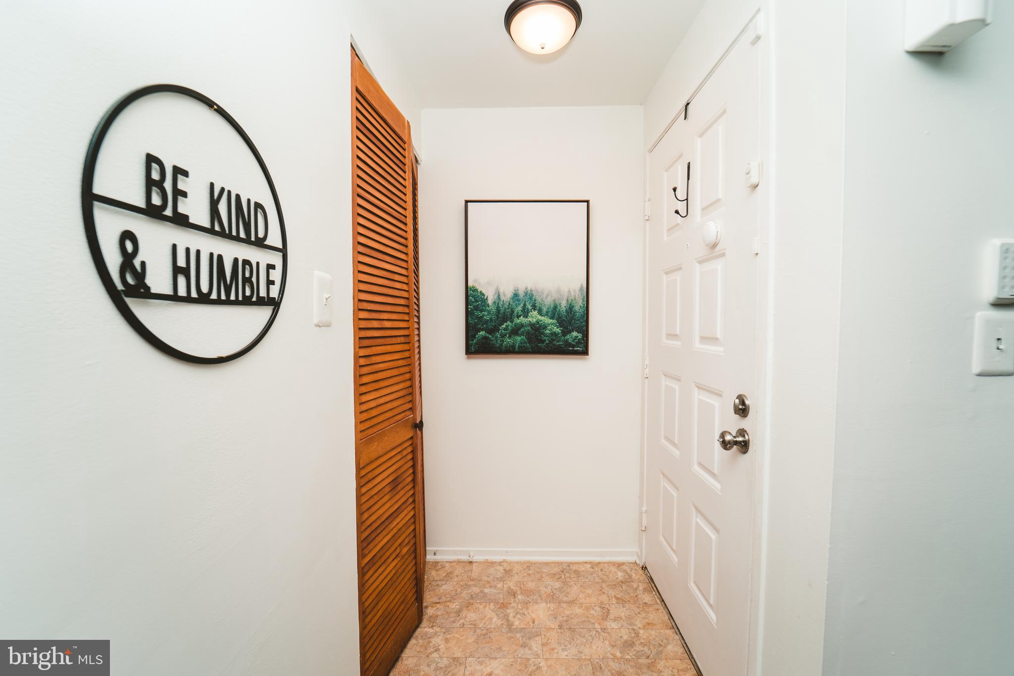 FARMINGDALE - Residential