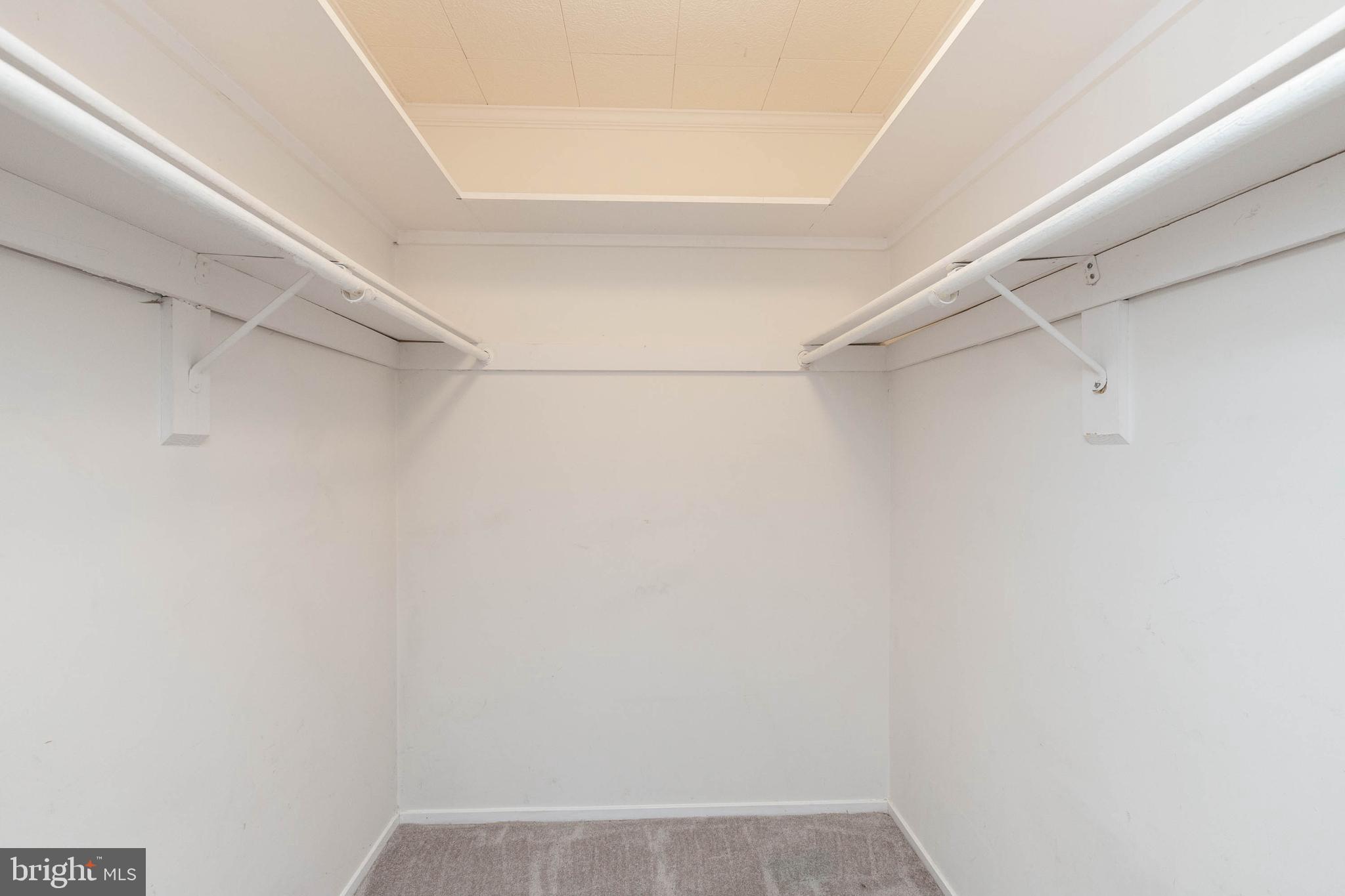 FARMINGDALE - Residential