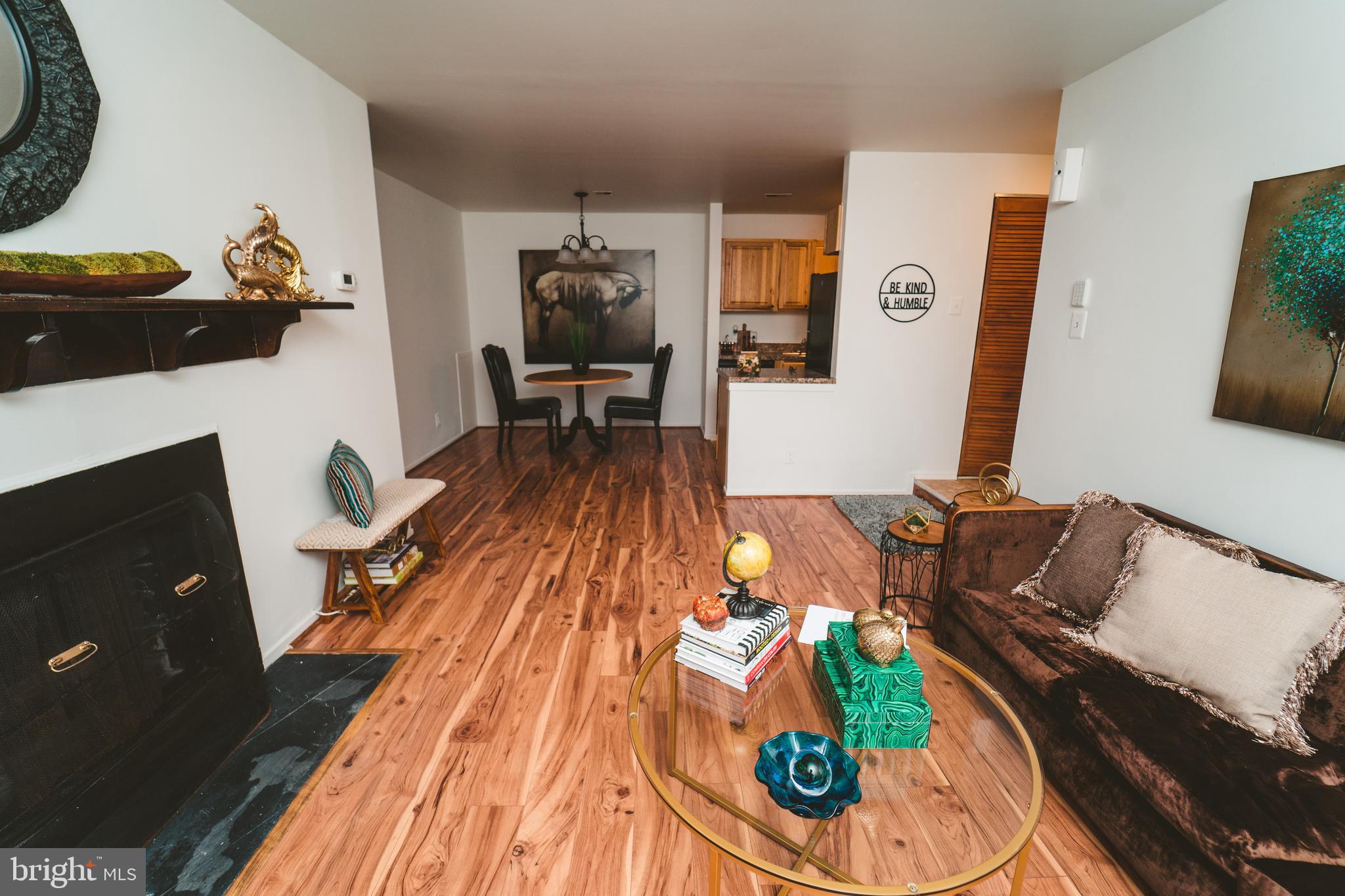 FARMINGDALE - Residential