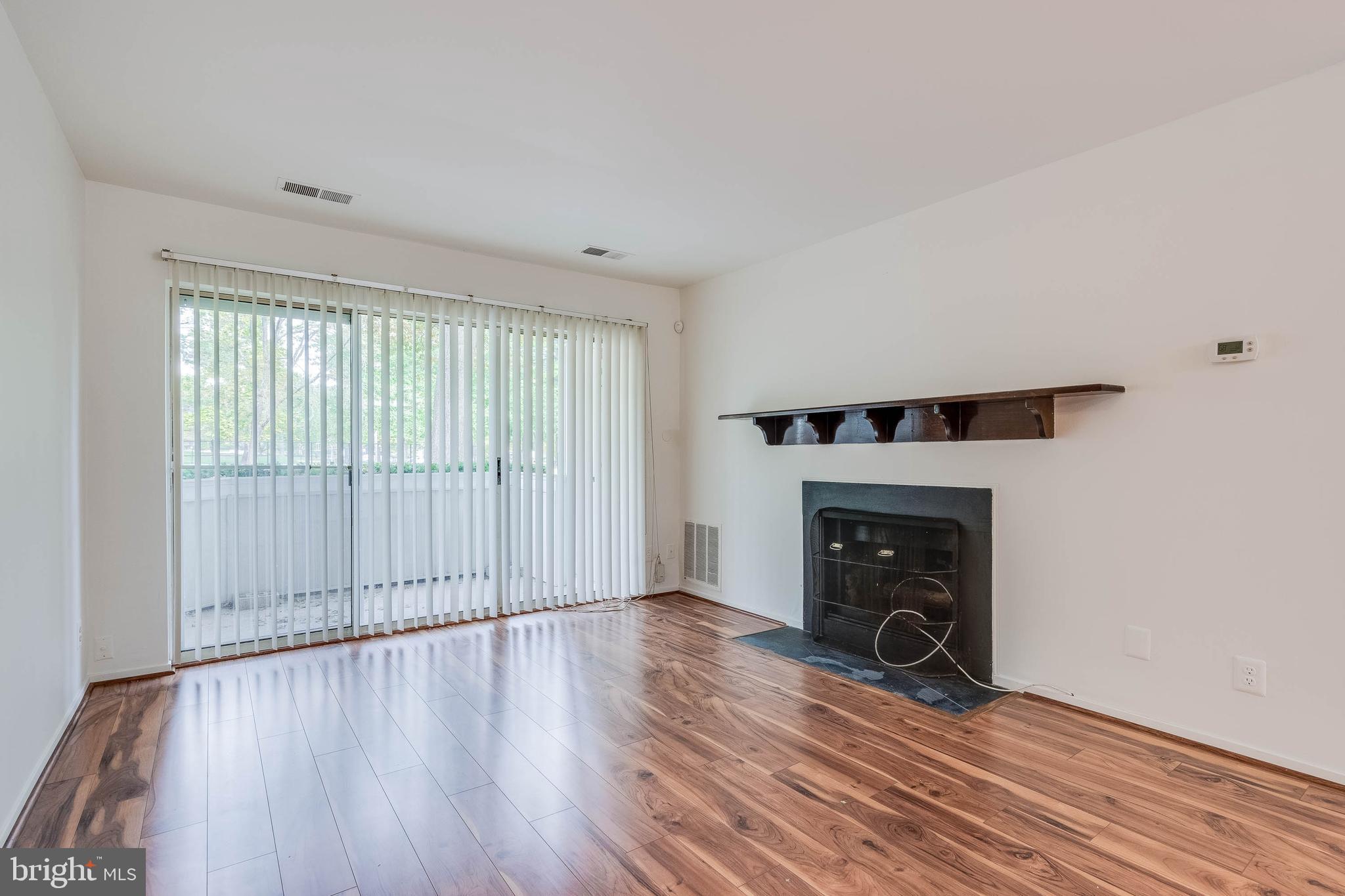 FARMINGDALE - Residential