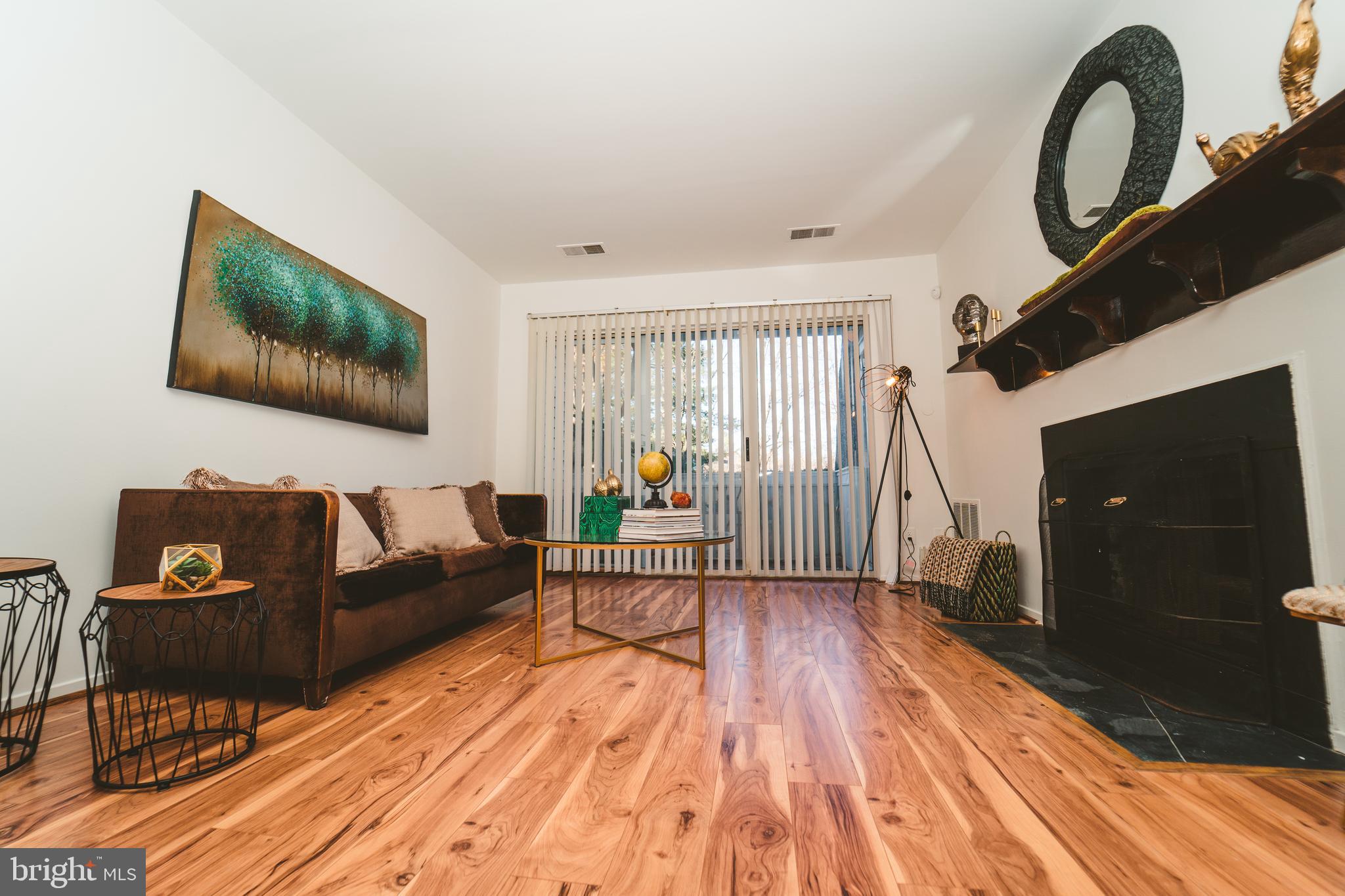 FARMINGDALE - Residential