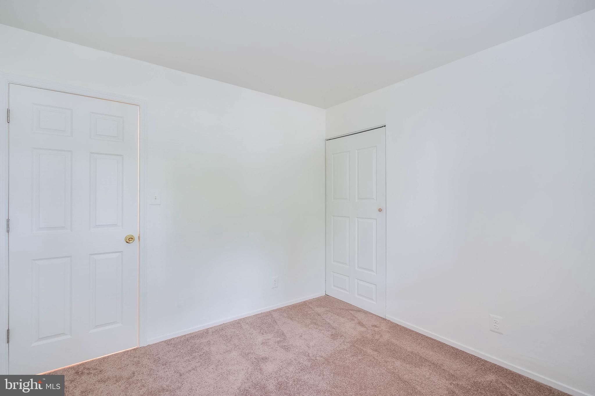 FARMINGDALE - Residential