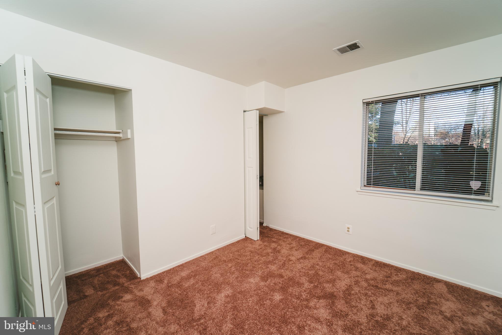 FARMINGDALE - Residential