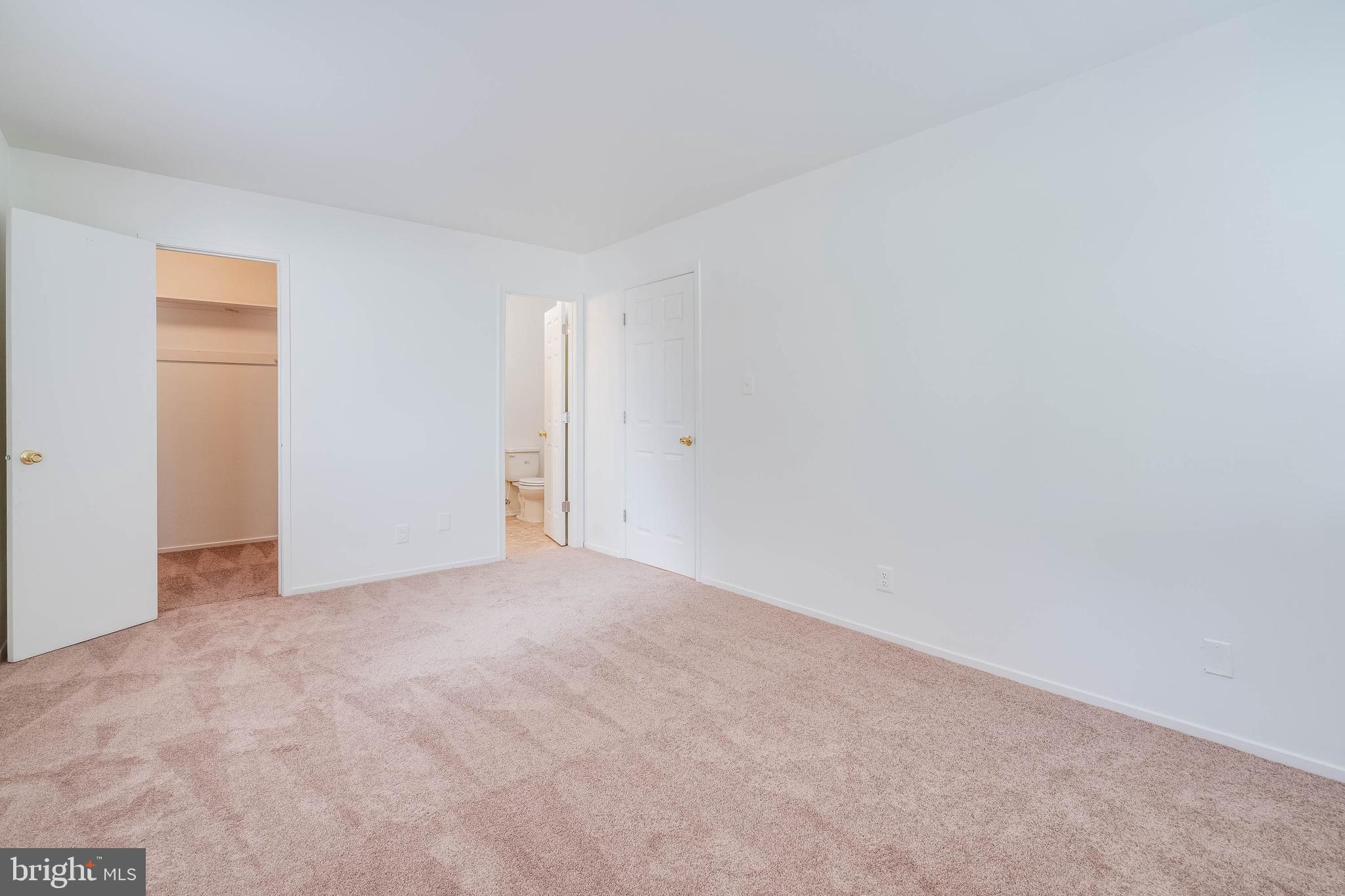 FARMINGDALE - Residential