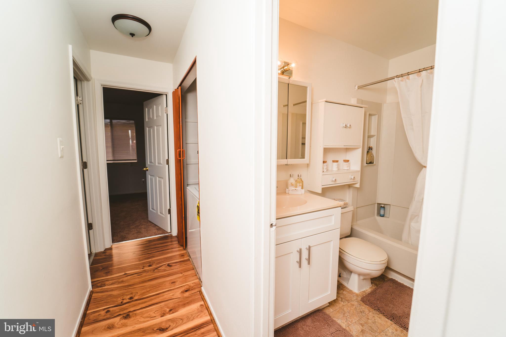 FARMINGDALE - Residential