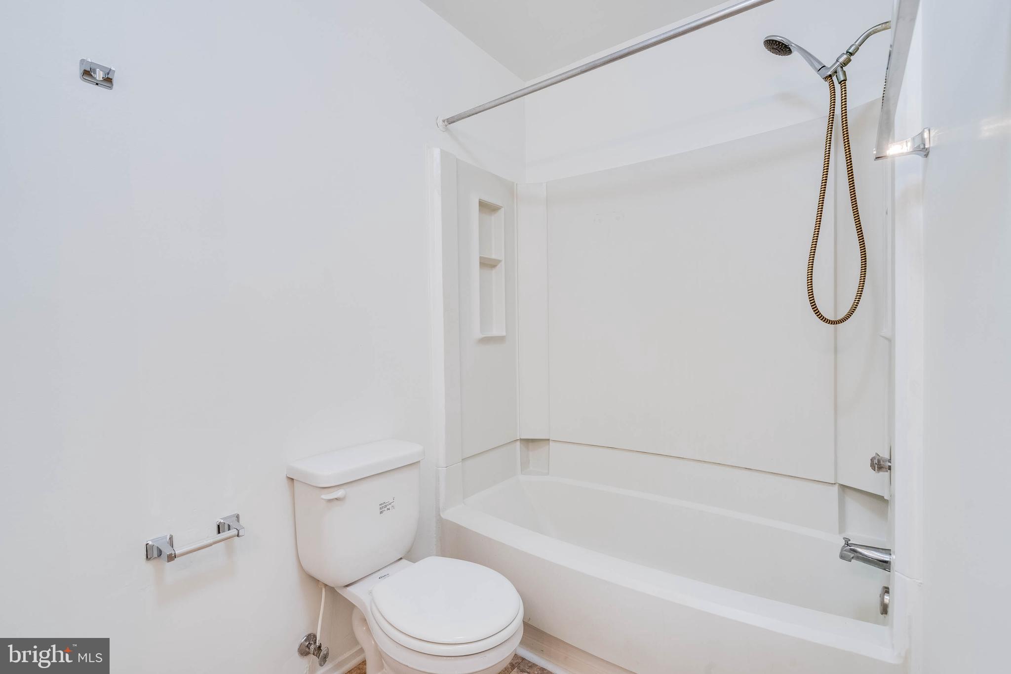 FARMINGDALE - Residential