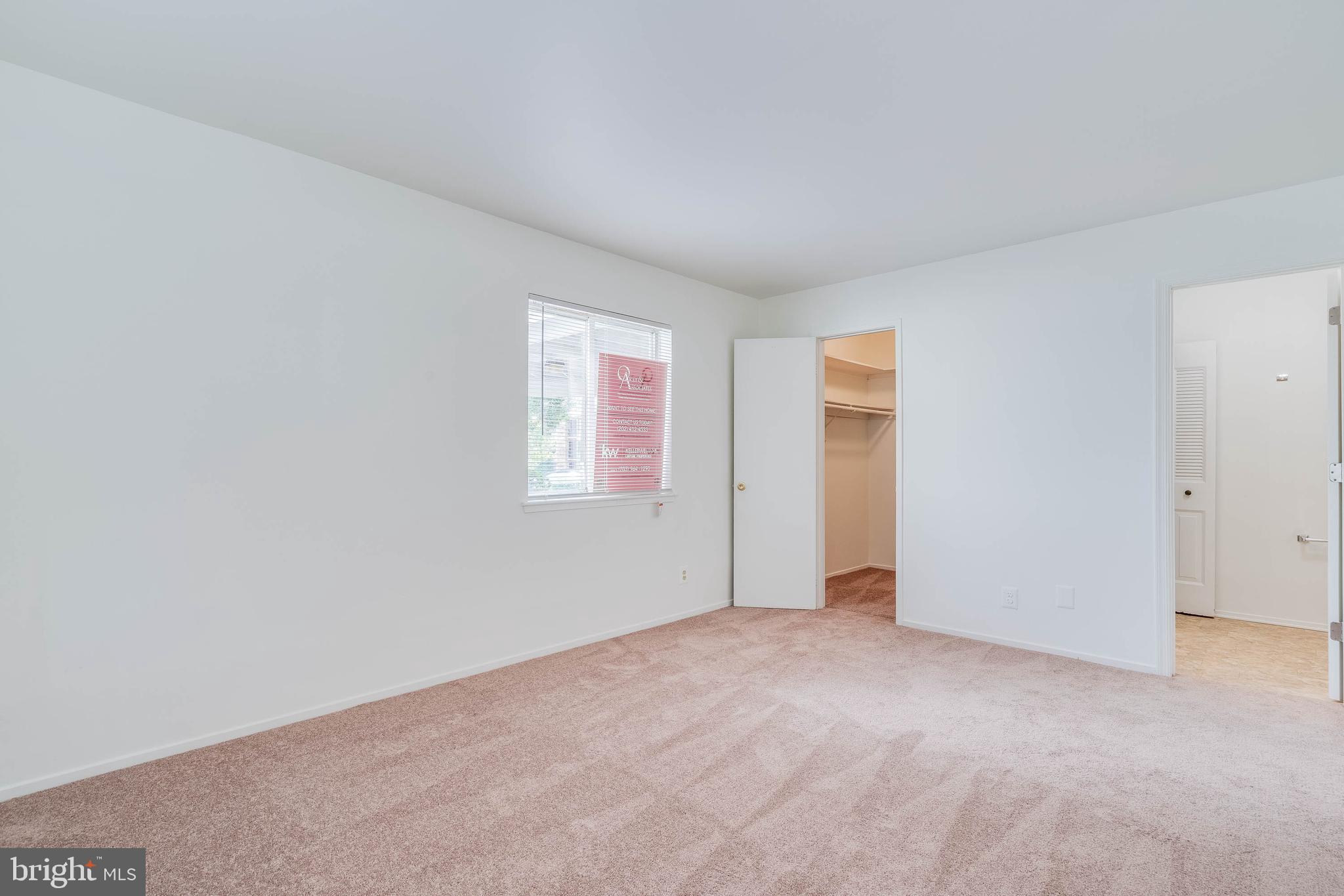 FARMINGDALE - Residential