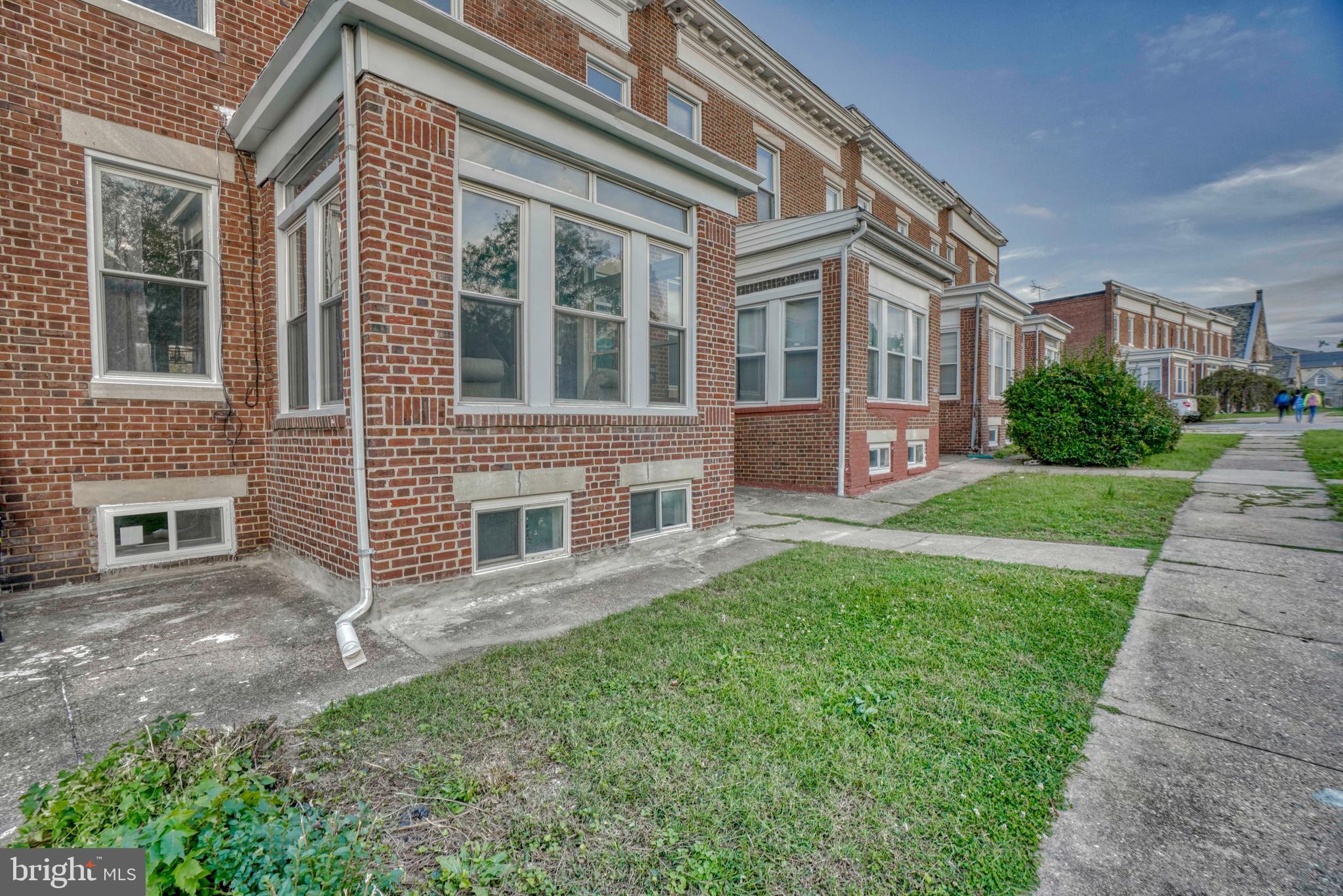 MONTEBELLO - Residential