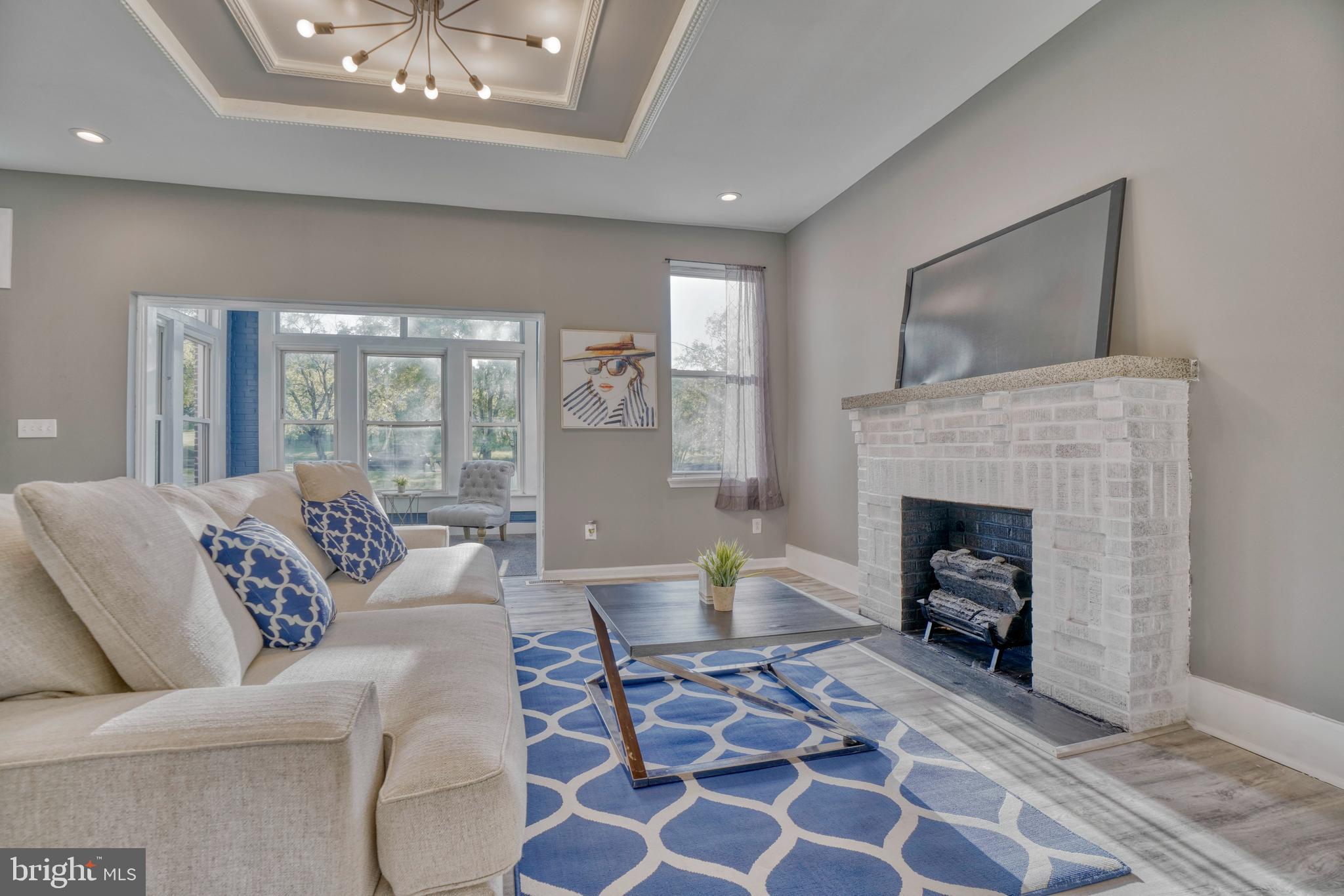 MONTEBELLO - Residential