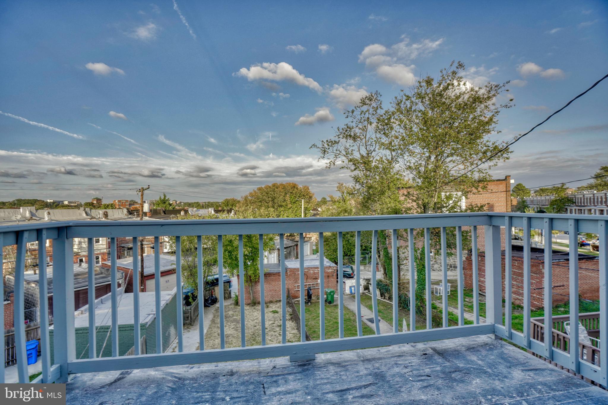 MONTEBELLO - Residential