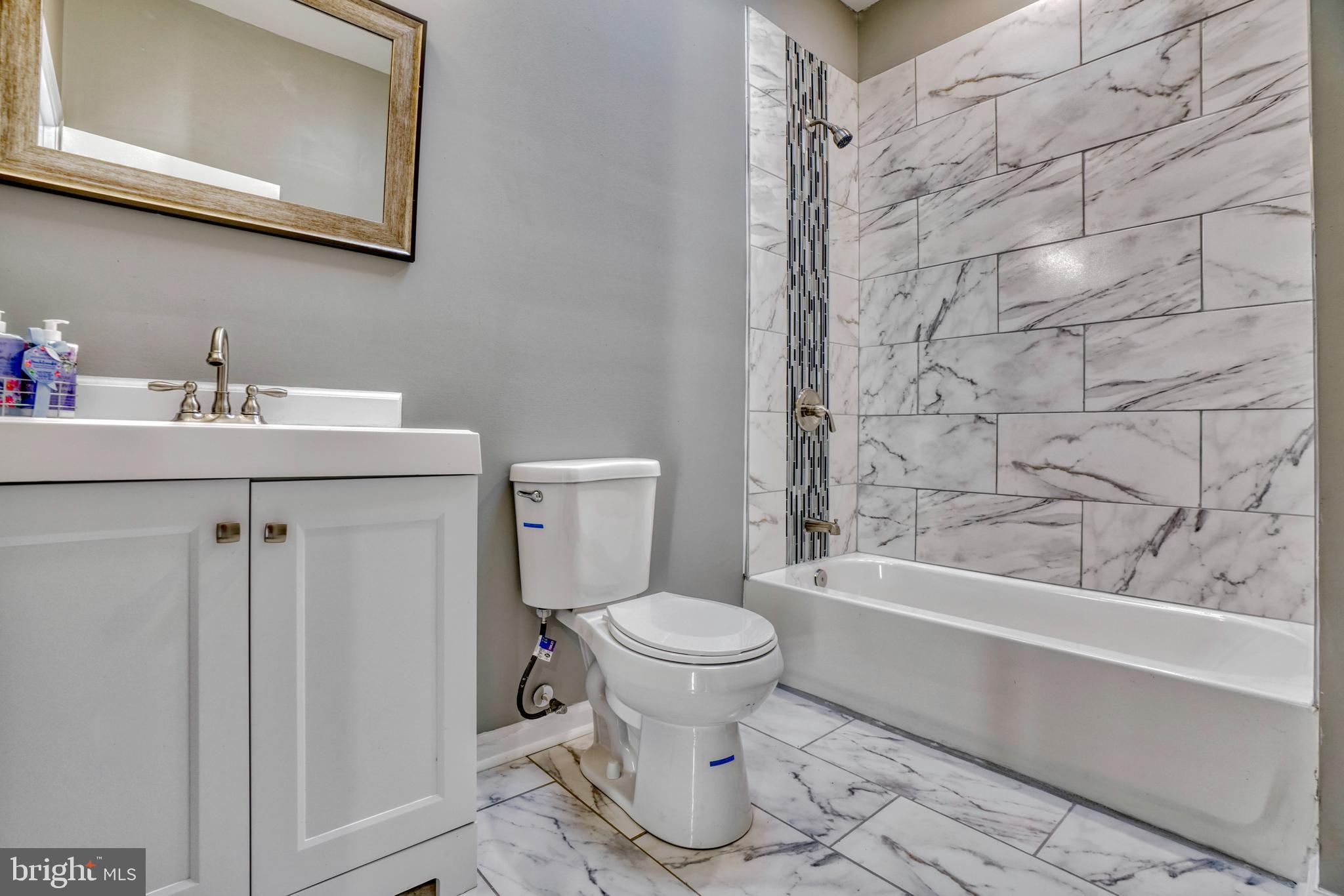 MONTEBELLO - Residential