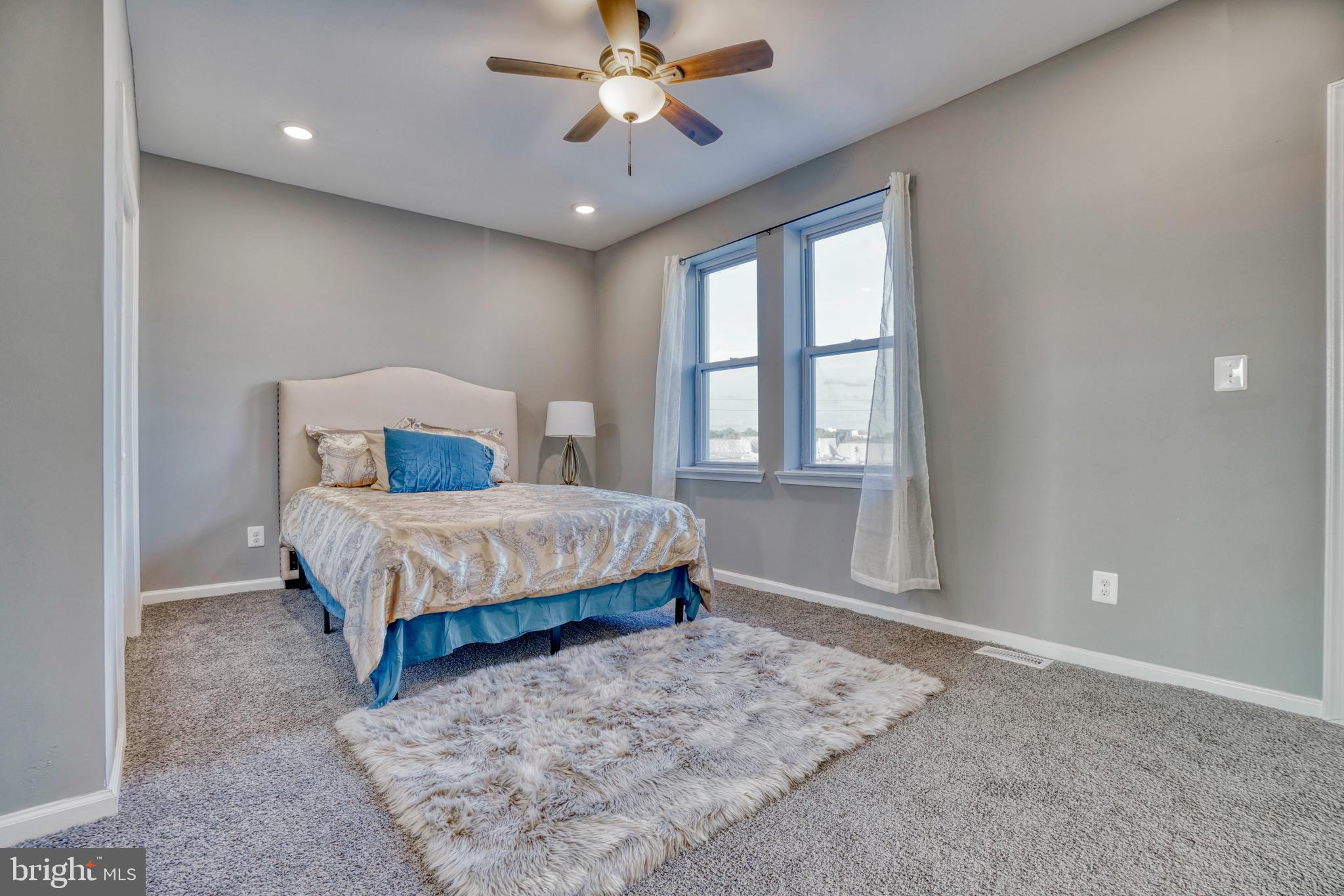 MONTEBELLO - Residential