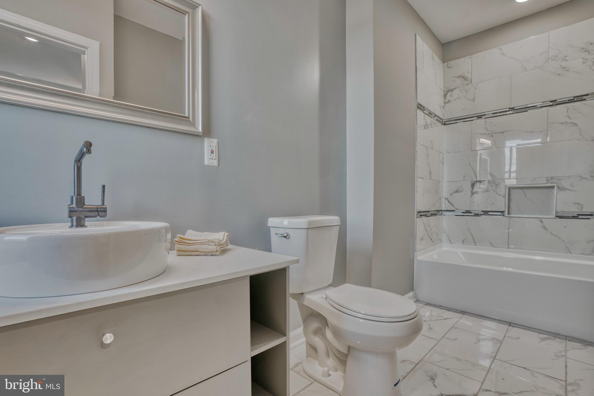 MONTEBELLO - Residential