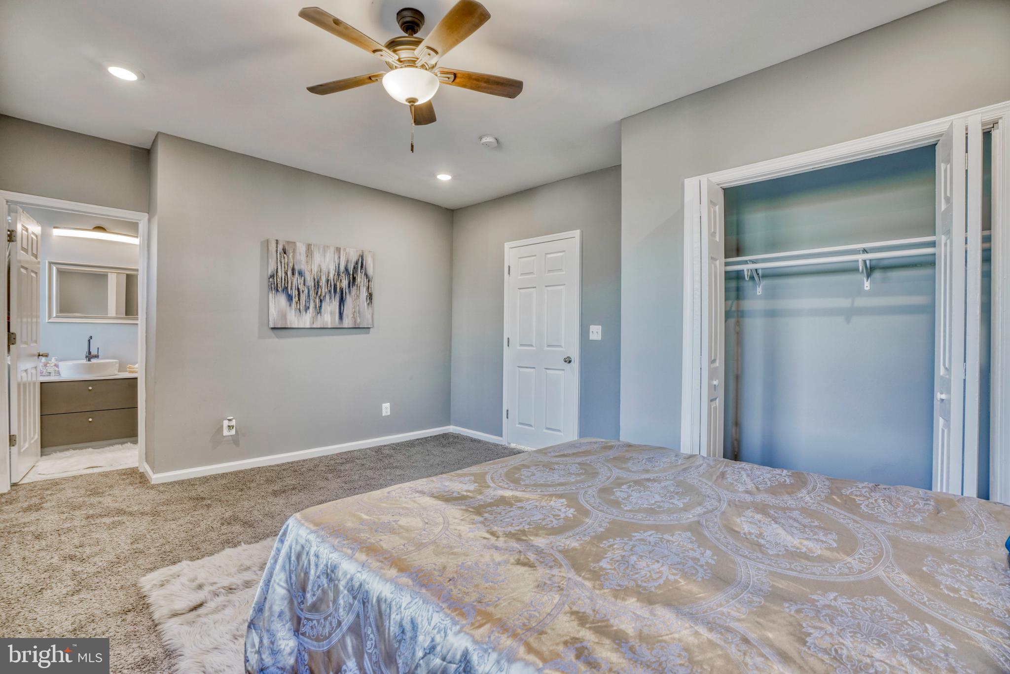 MONTEBELLO - Residential