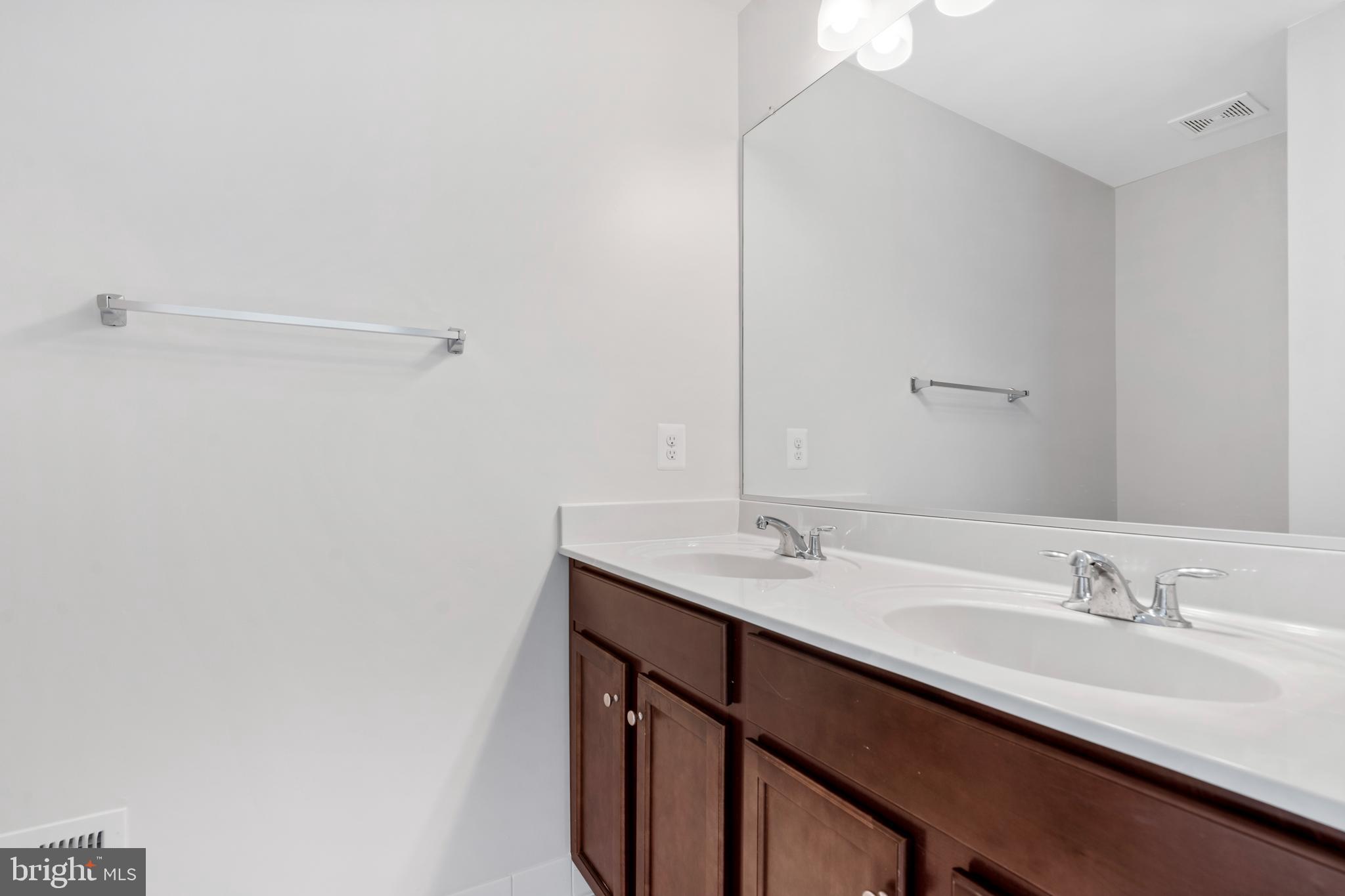 EASTVIEW AT STONE RIDGE - Residential Lease