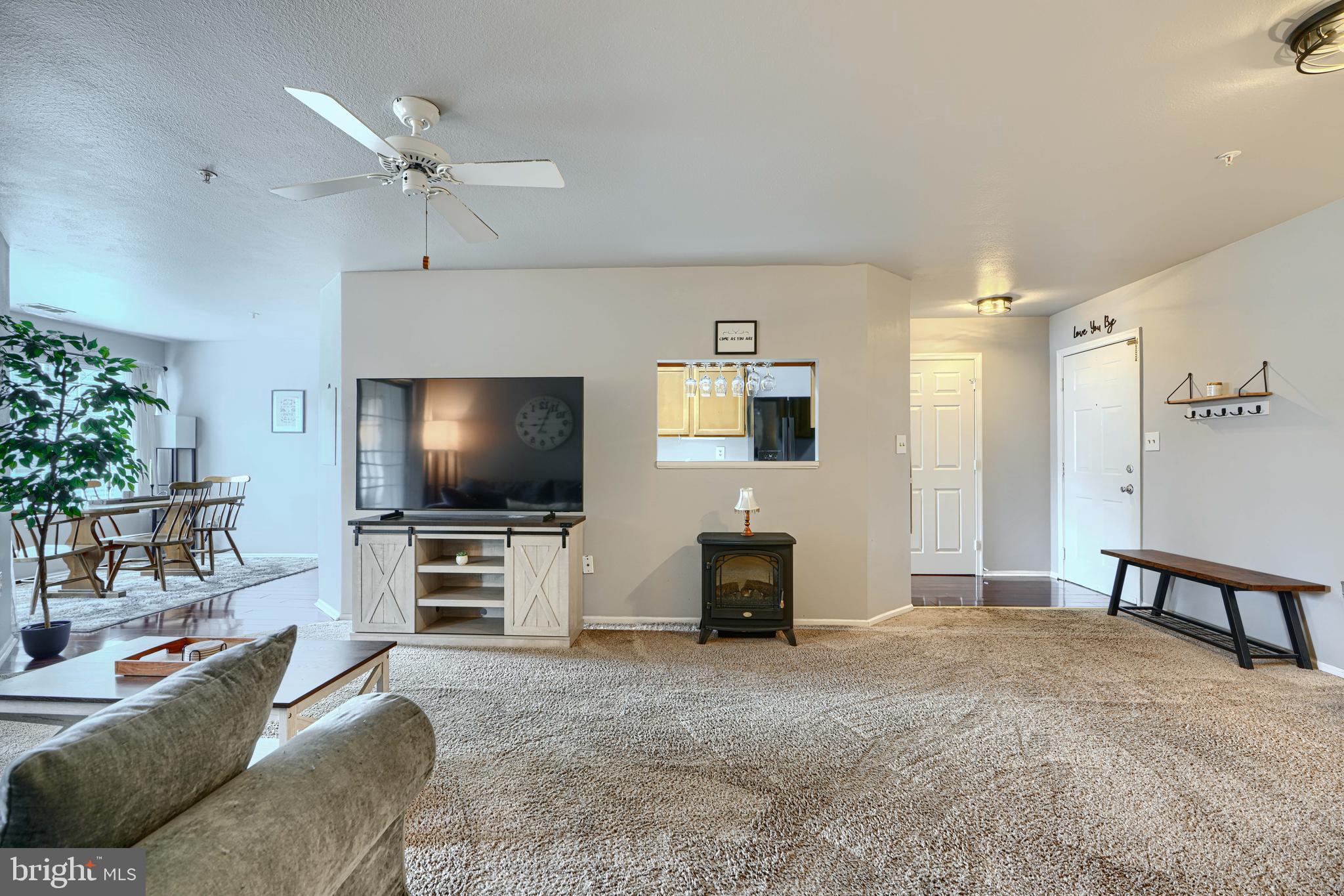 204 CHAUCER LANE D 204-D