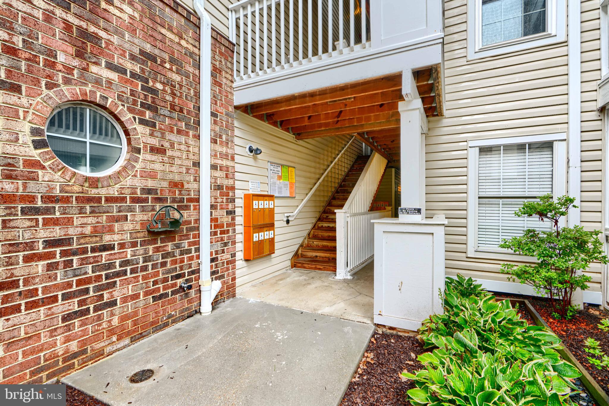 204 CHAUCER LANE D 204-D