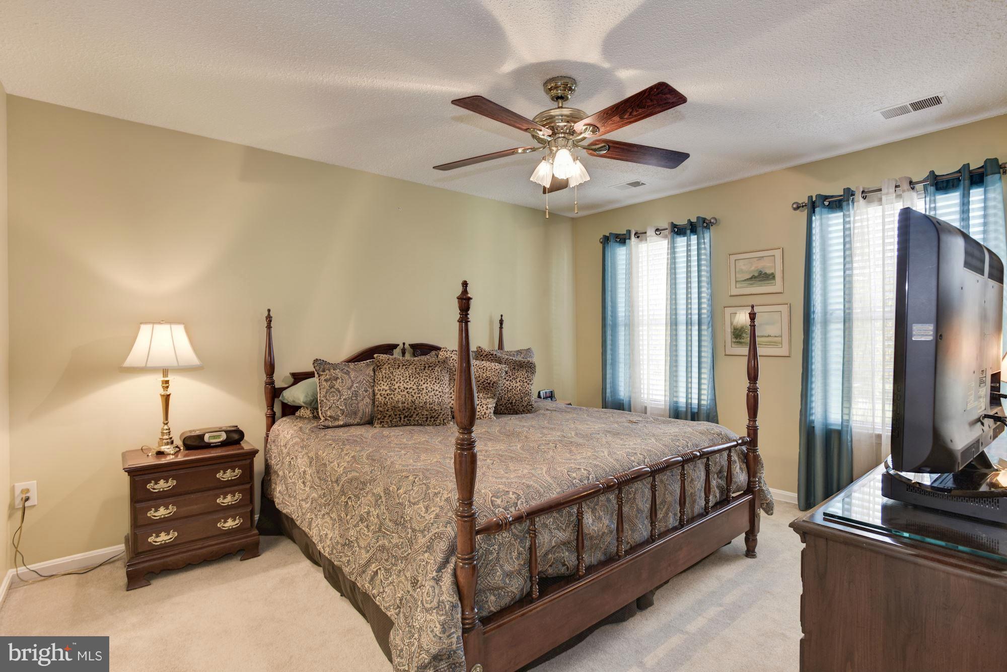 VALLEY STREAM ESTATES - Residential