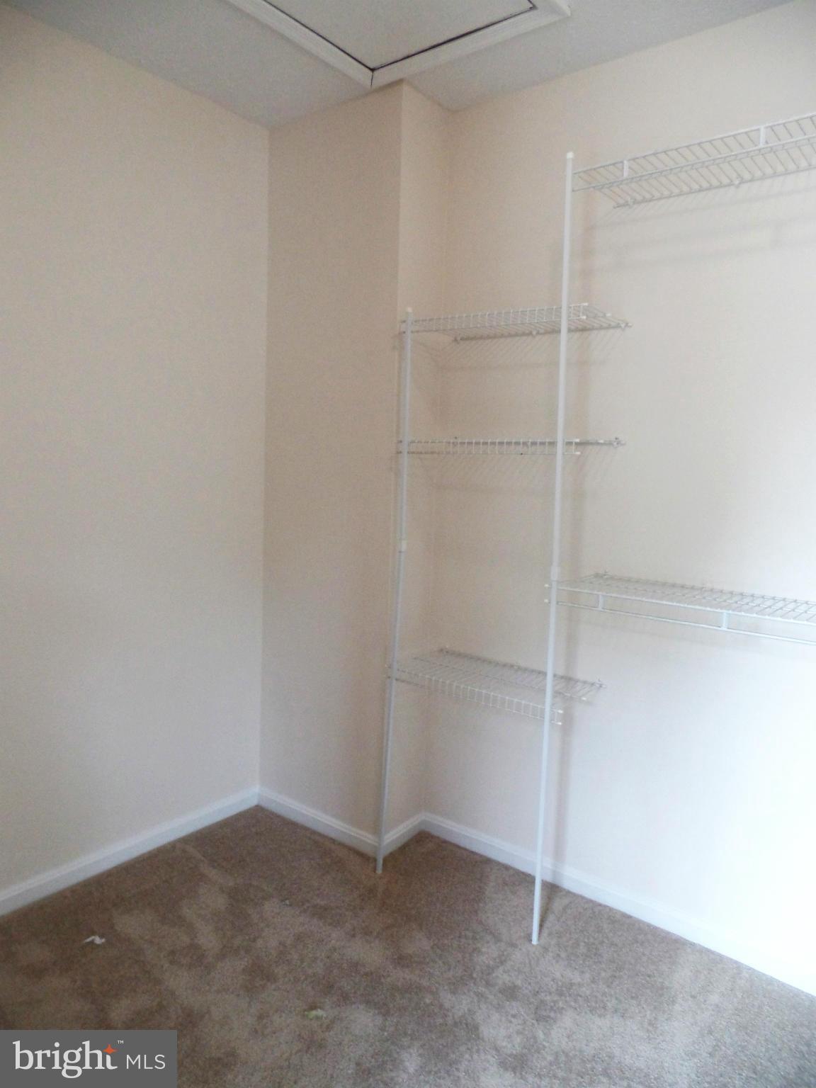 HUNTING QUARTERS - Residential Lease