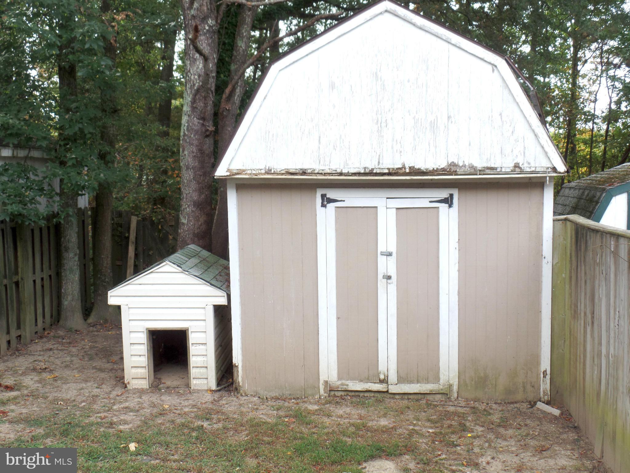 HUNTING QUARTERS - Residential Lease