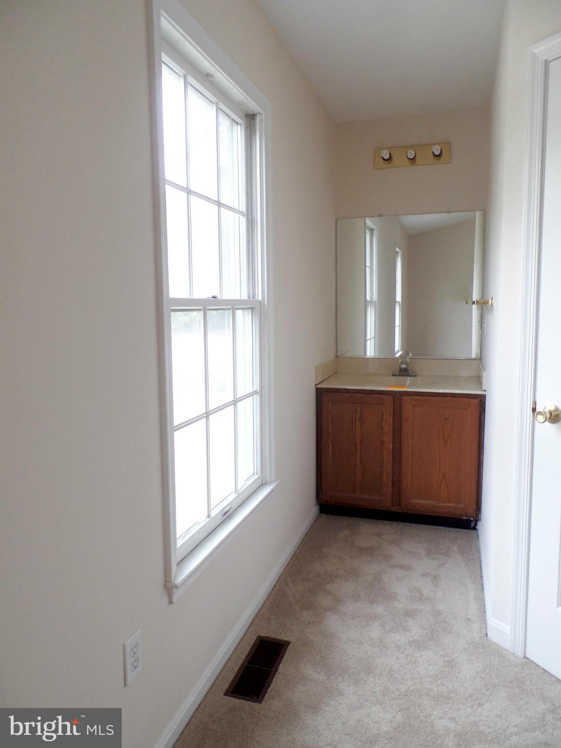 HUNTING QUARTERS - Residential Lease