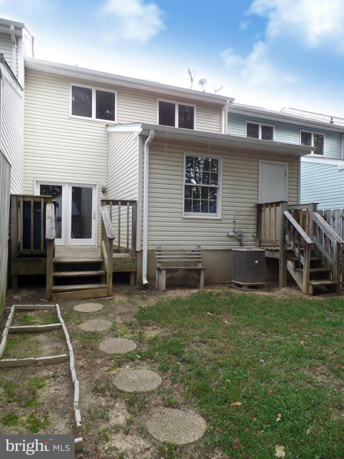 HUNTING QUARTERS - Residential Lease