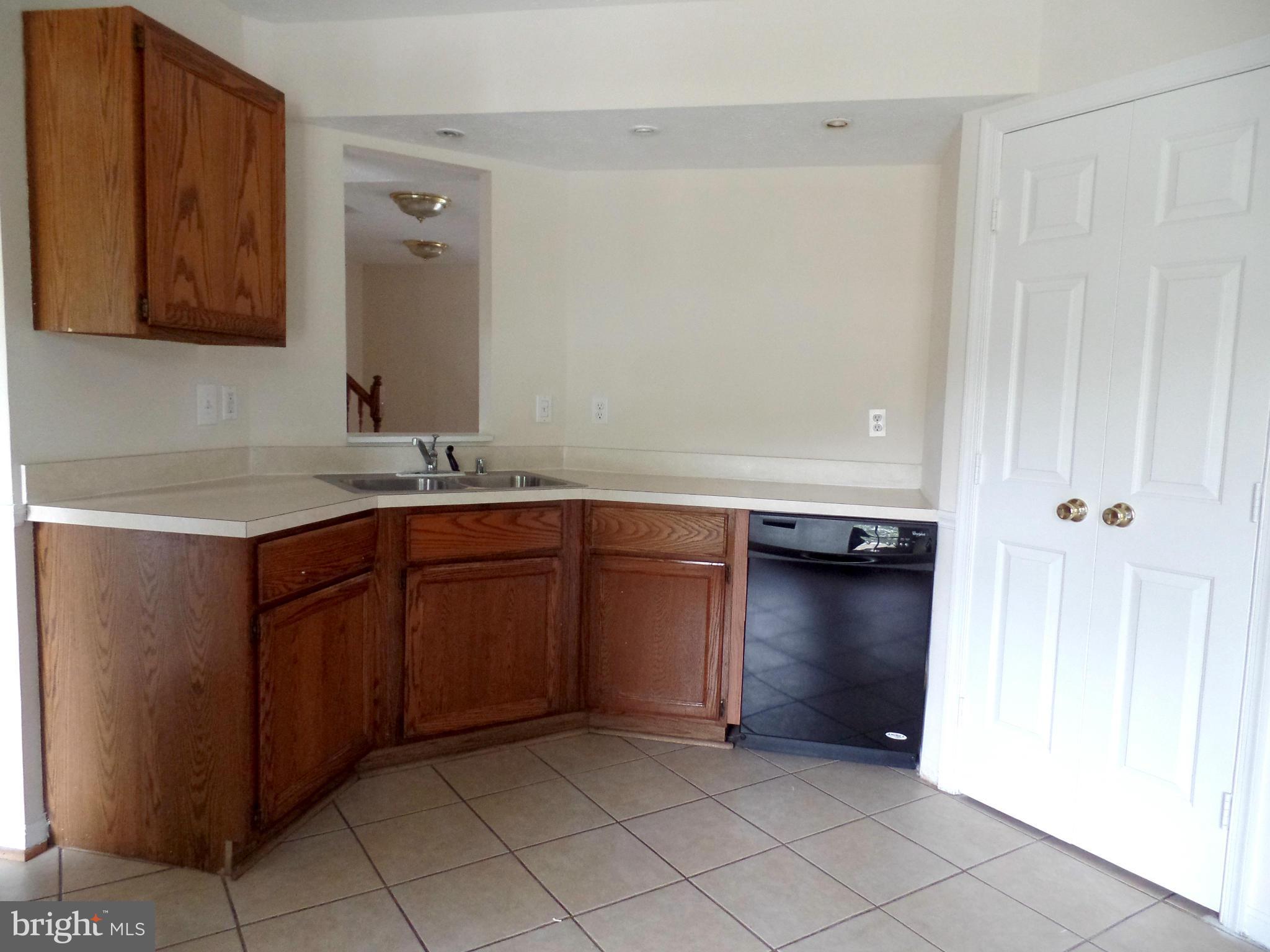 HUNTING QUARTERS - Residential Lease