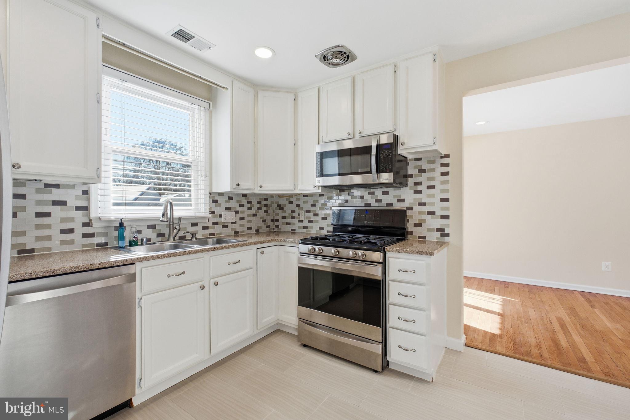 4038 CHESTNUT STREET