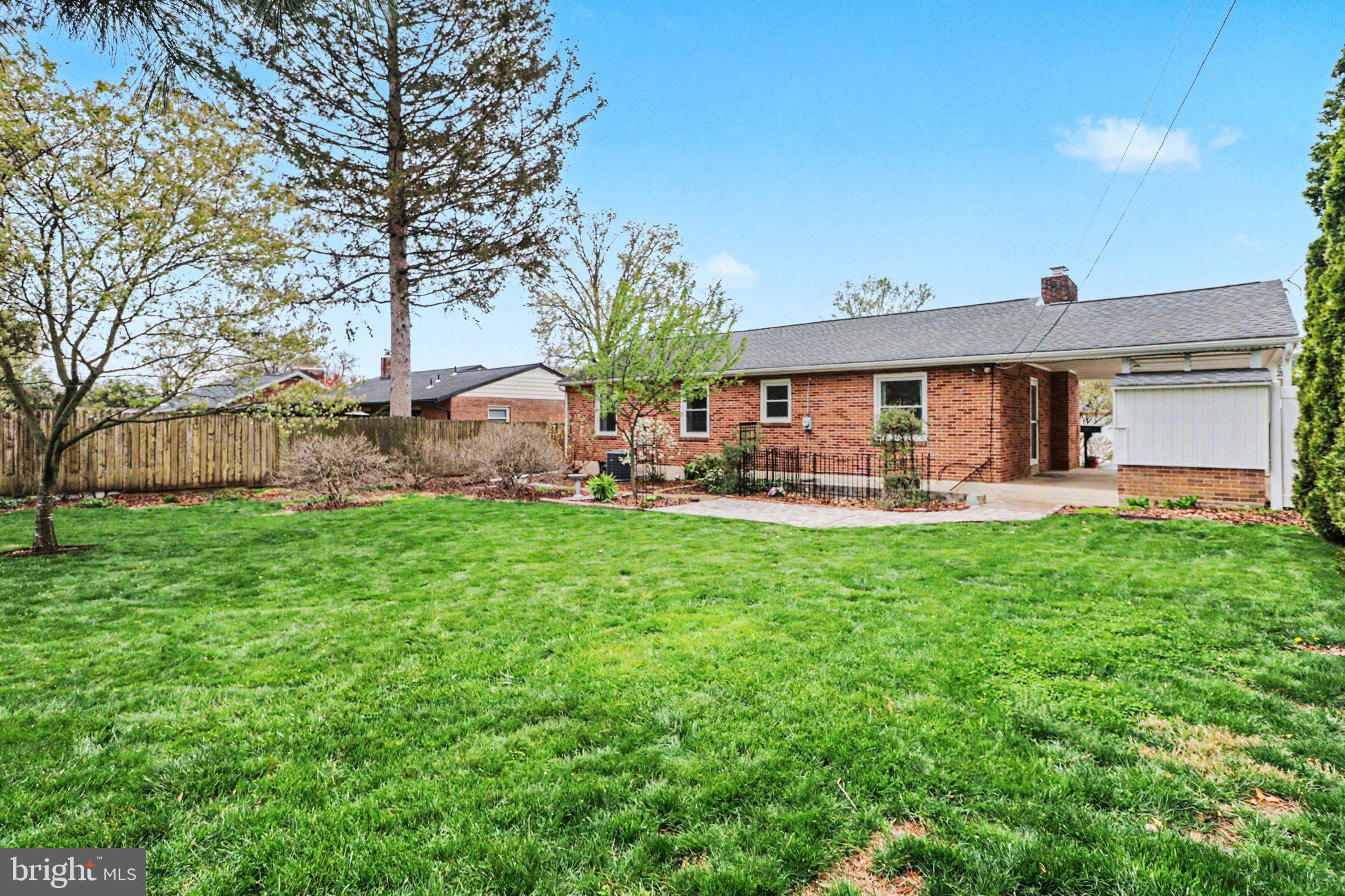 CEDAR CLIFF MANOR - Residential