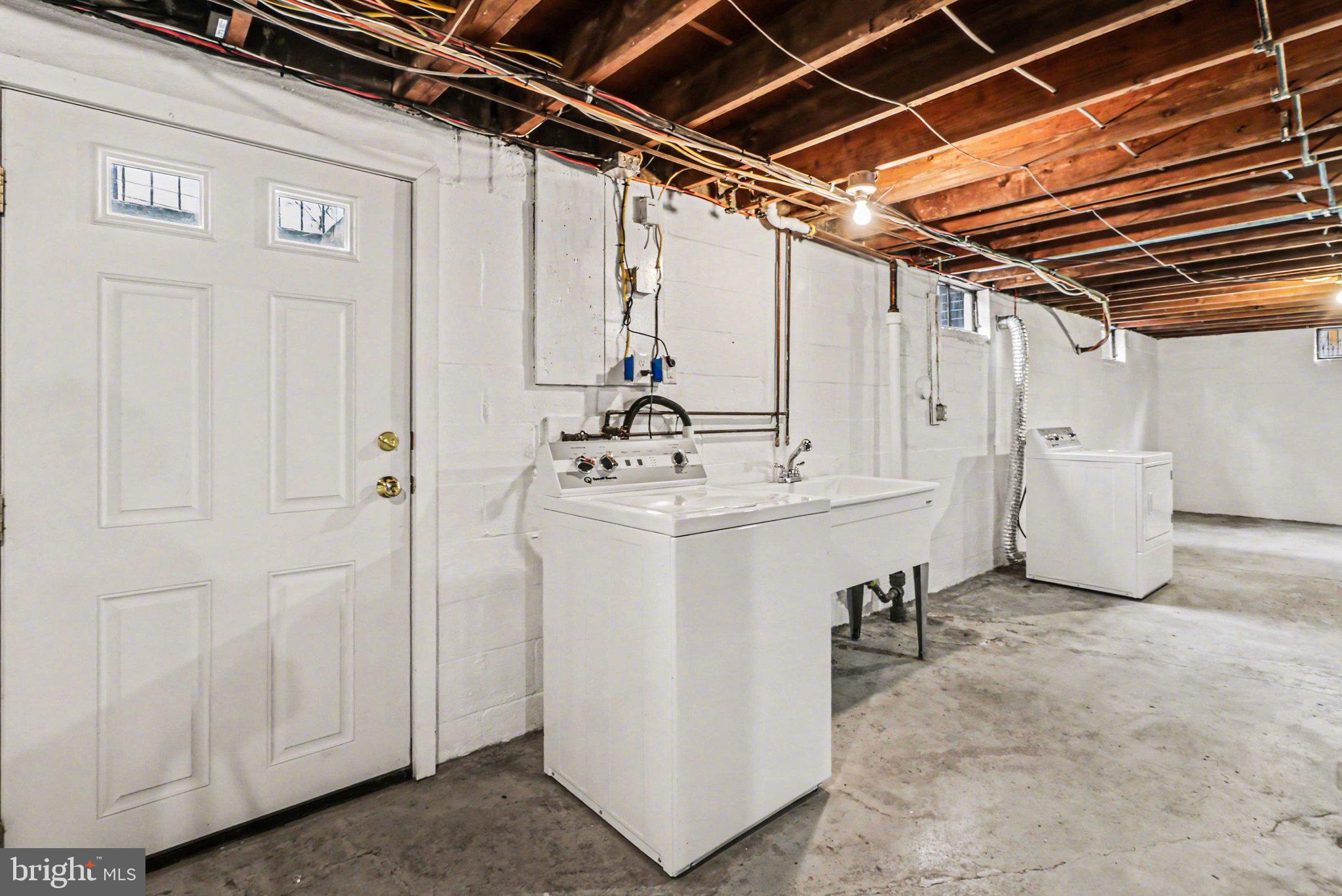 CEDAR CLIFF MANOR - Residential