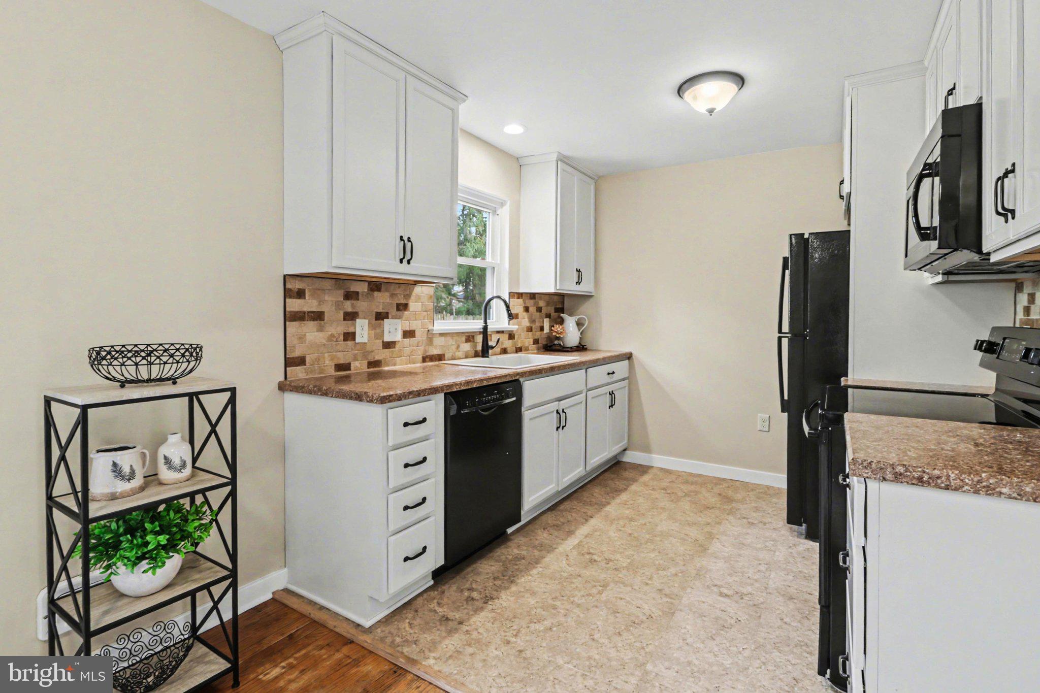 CEDAR CLIFF MANOR - Residential