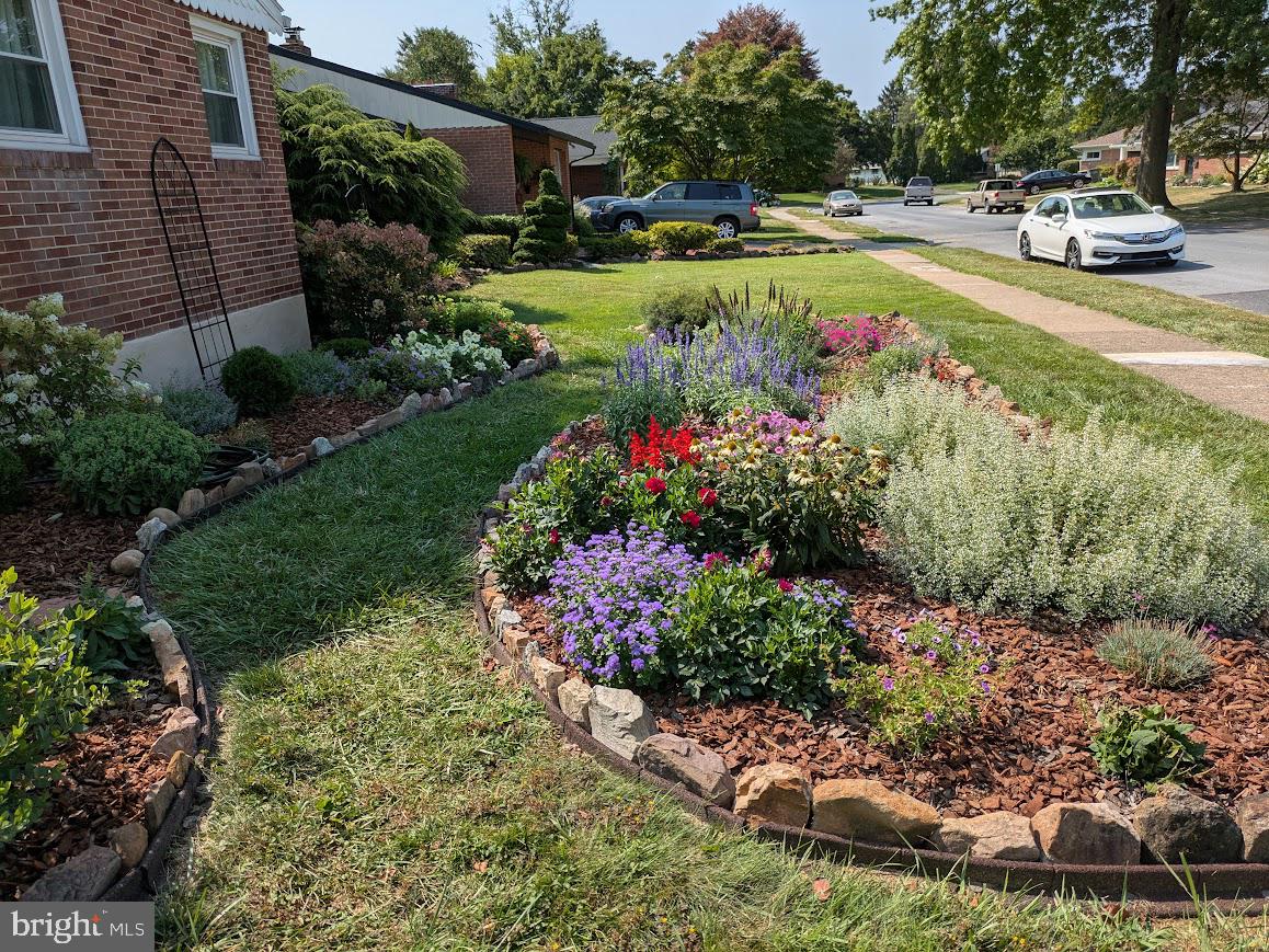 CEDAR CLIFF MANOR - Residential
