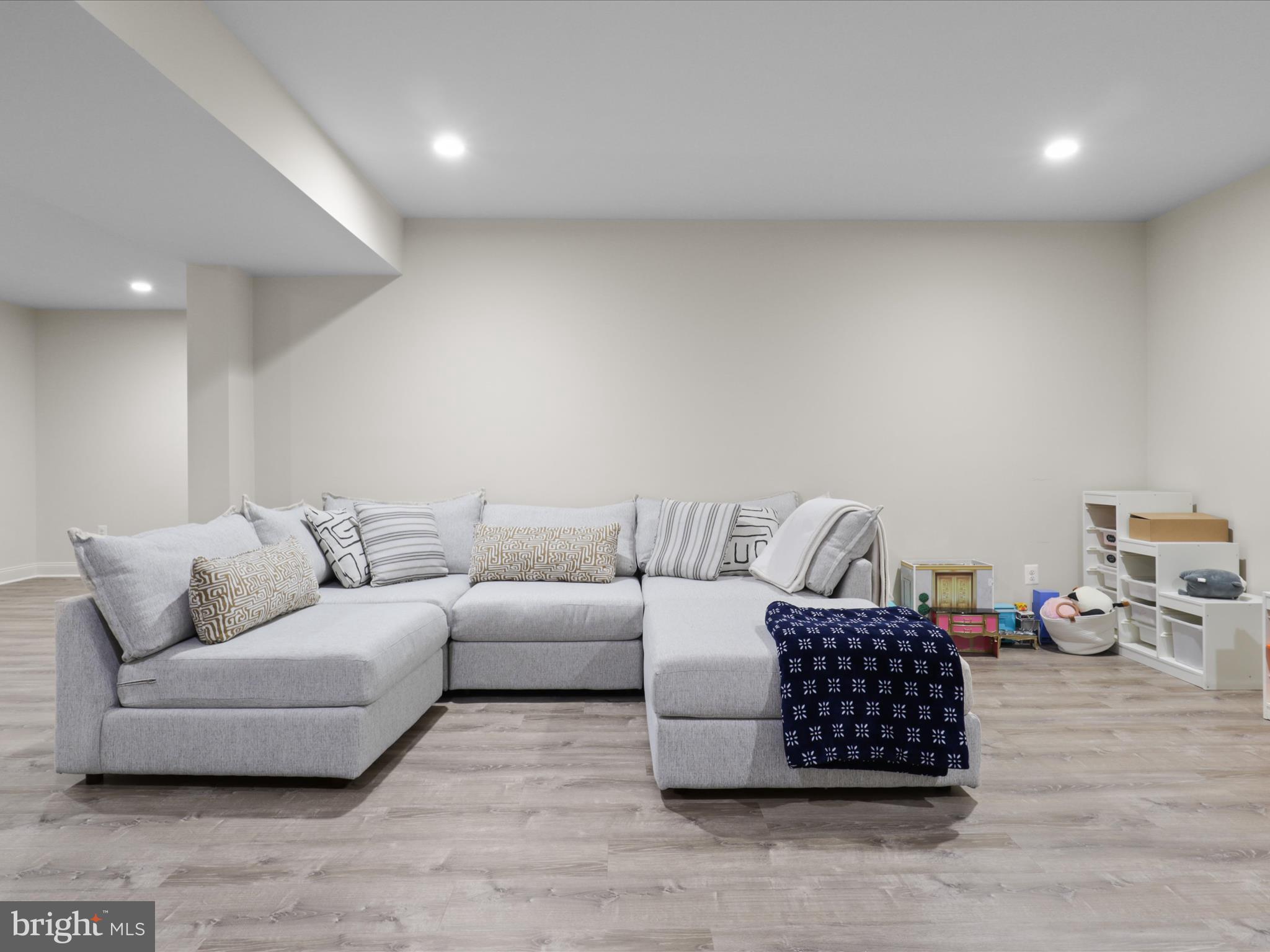 MOOREFIELD STATION - Residential Lease