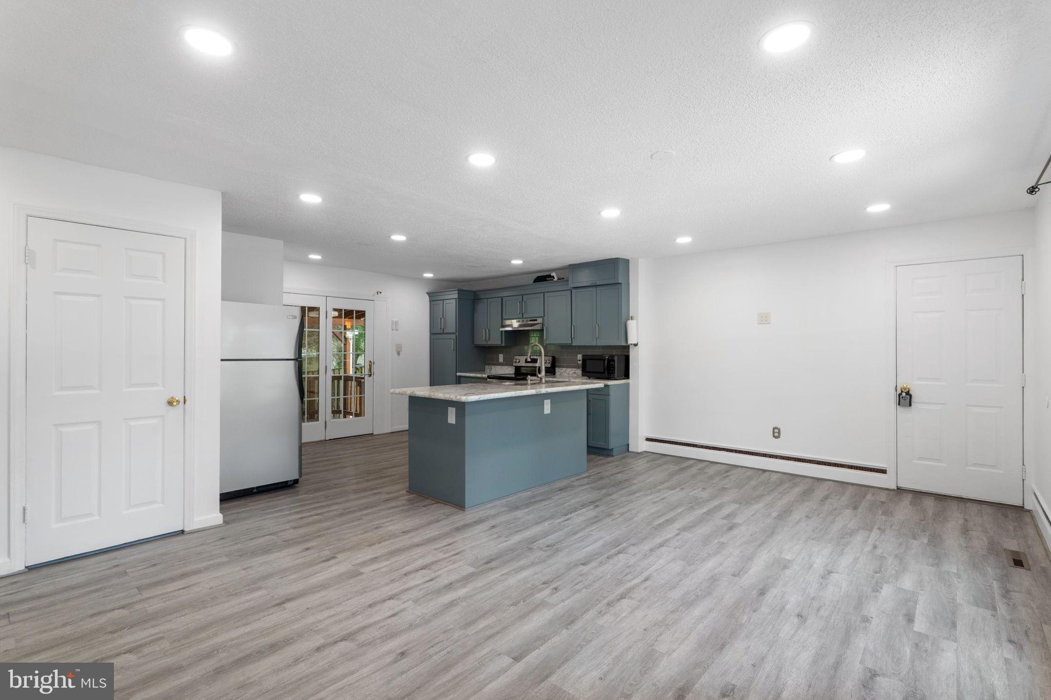 137 OAK VIEW DRIVE SE
