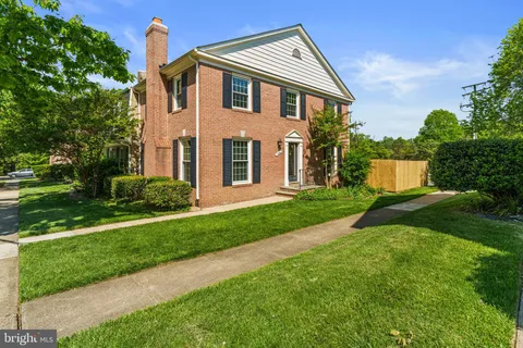 7034 Bradwood Court, Springfield, VA MLS: VAFX2232148