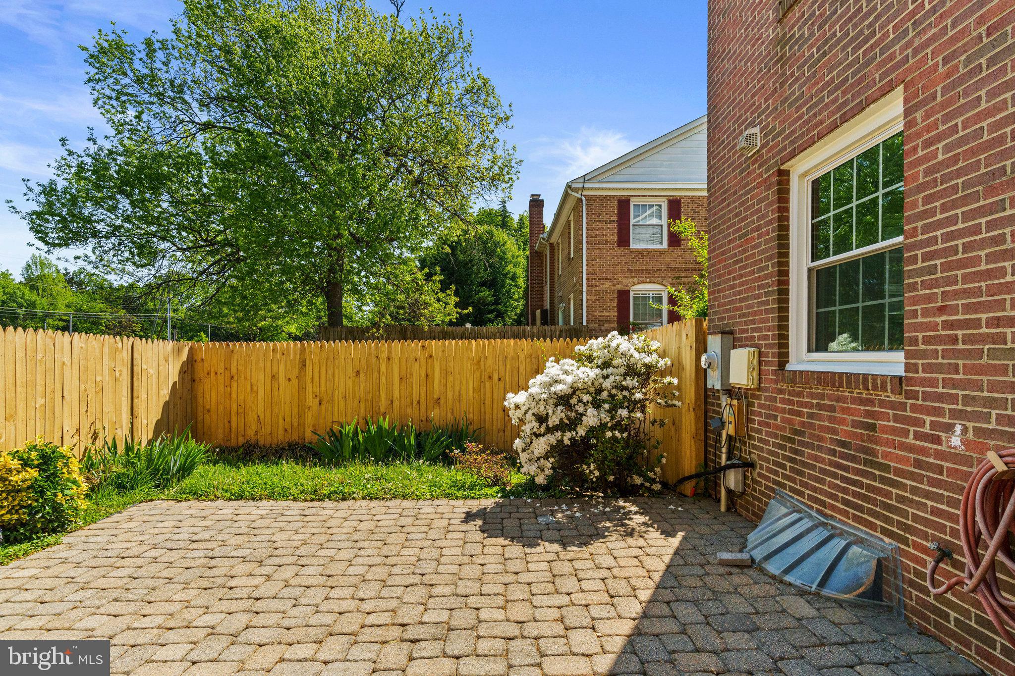 LEEWOOD - Residential