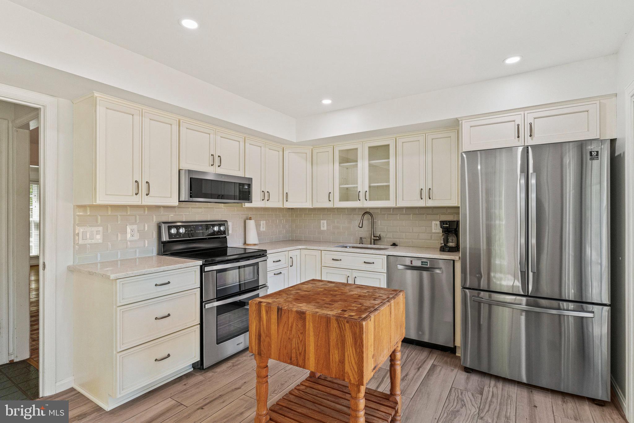 LEEWOOD - Residential