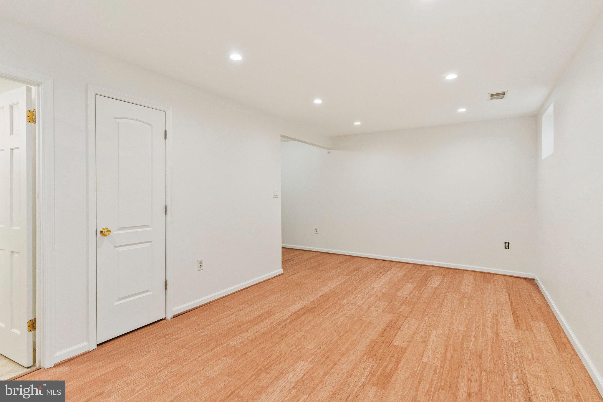 LEEWOOD - Residential