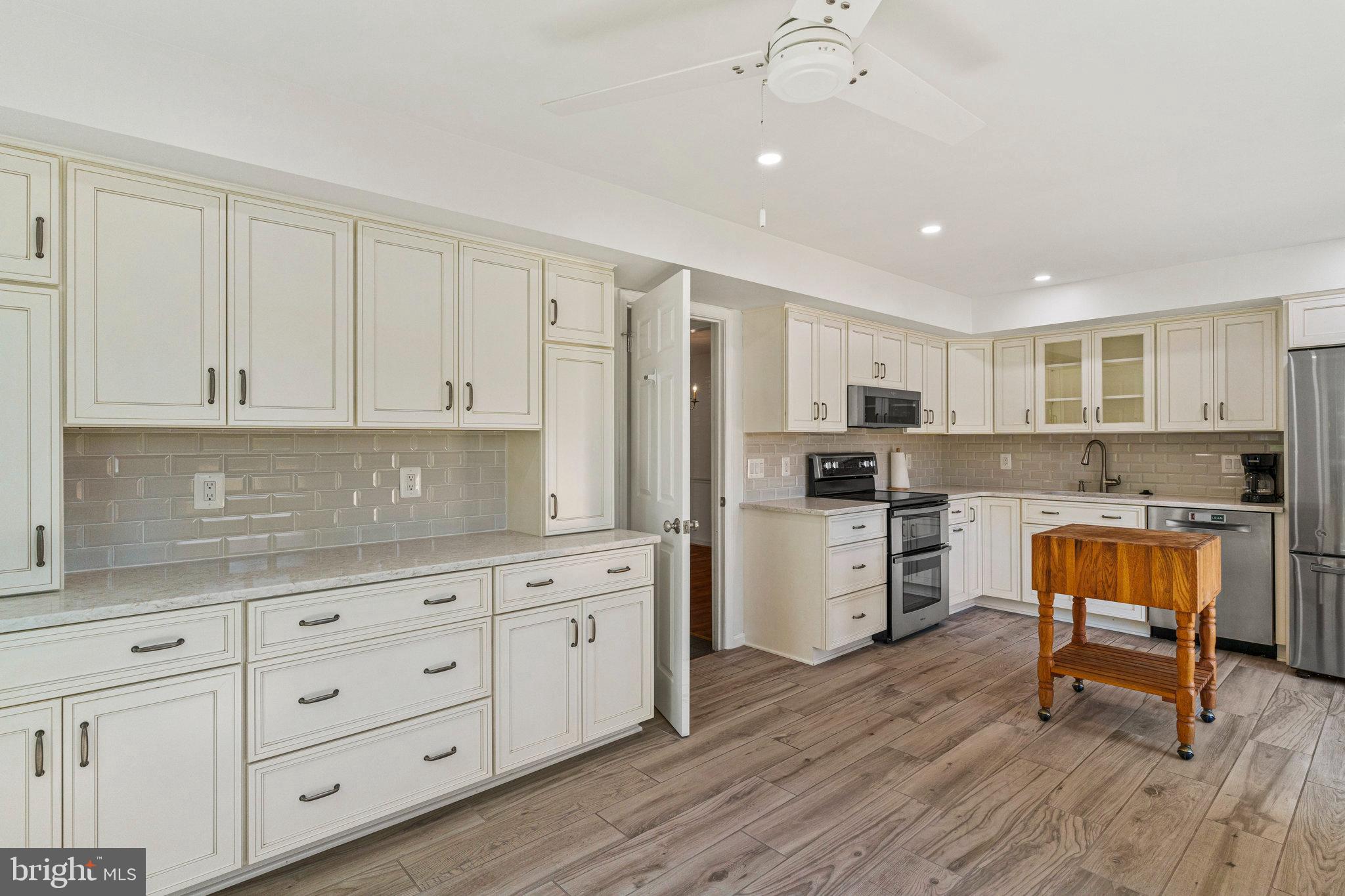 LEEWOOD - Residential