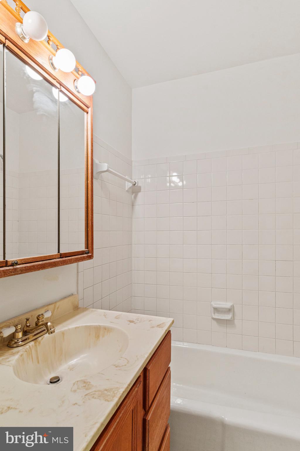 LEEWOOD - Residential