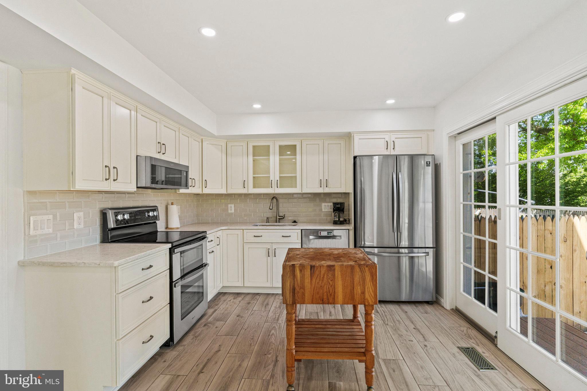 LEEWOOD - Residential