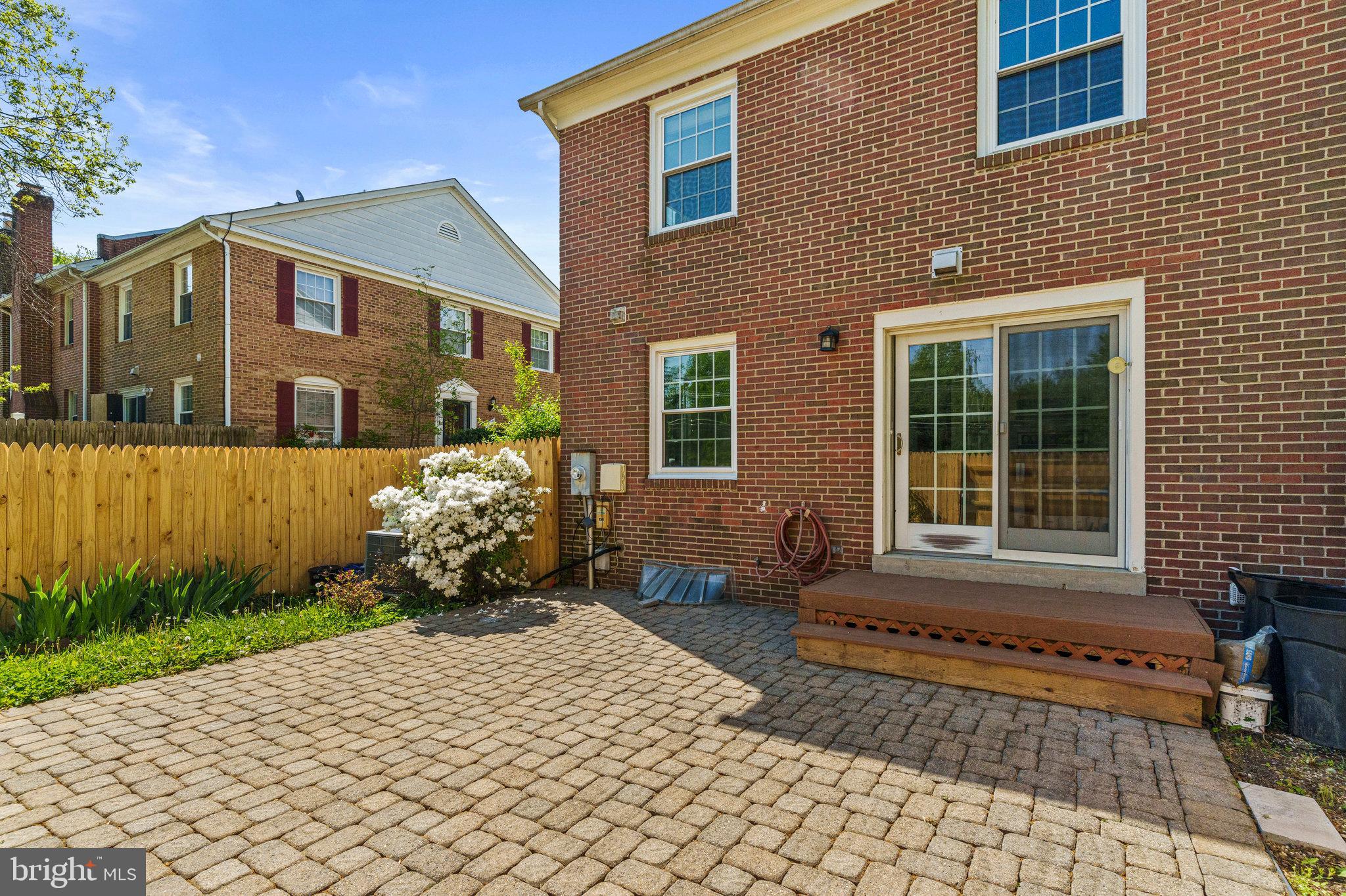 LEEWOOD - Residential