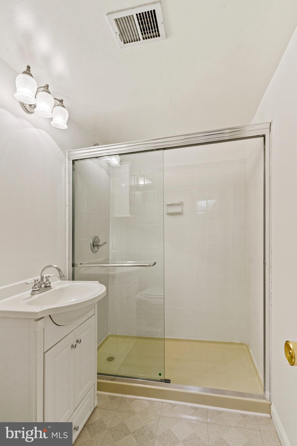 LEEWOOD - Residential