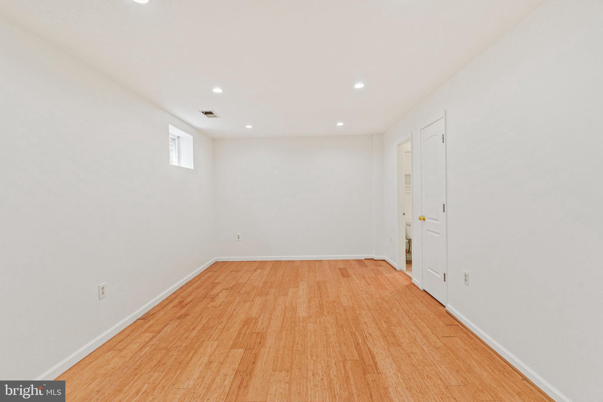 LEEWOOD - Residential